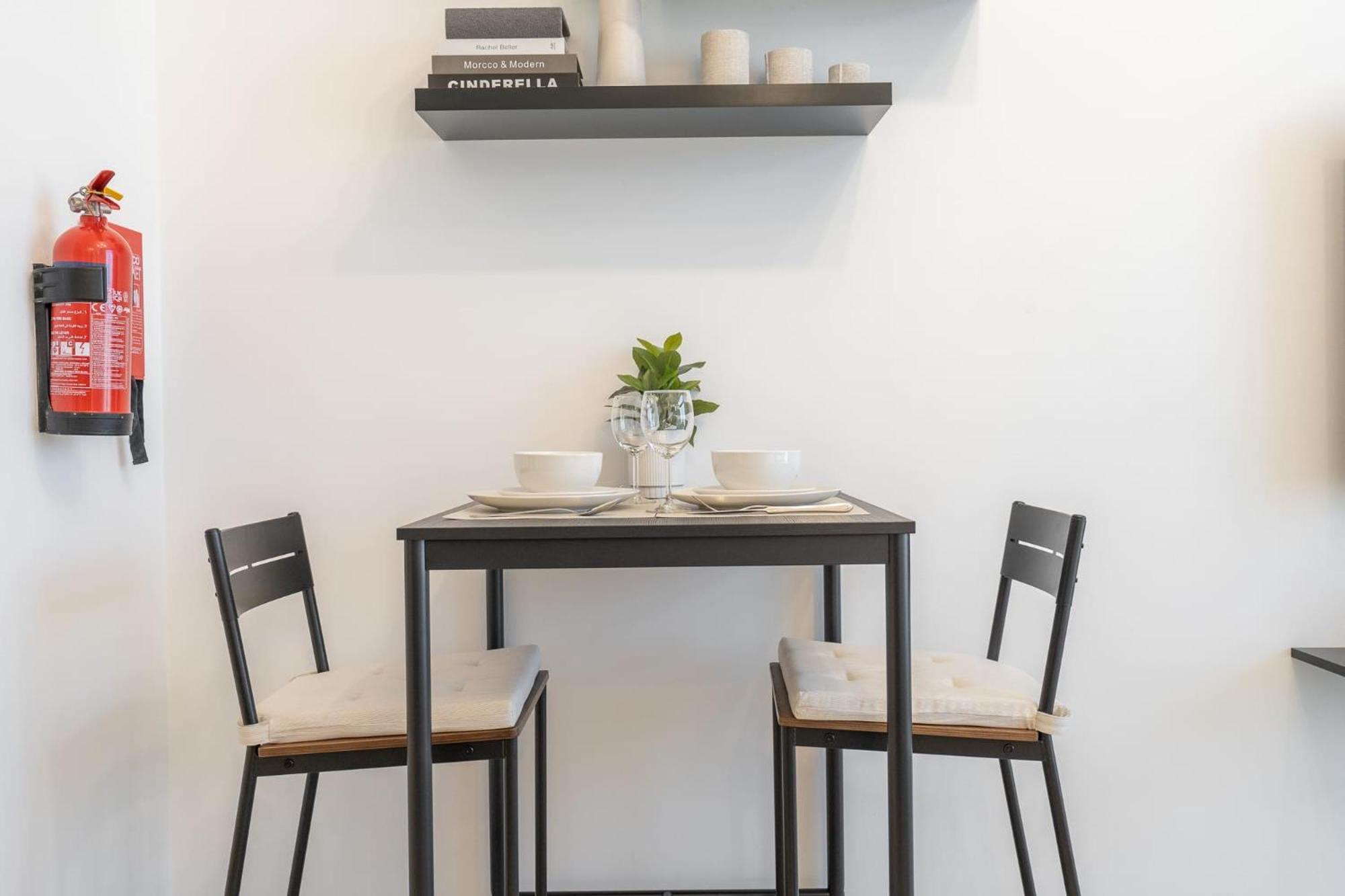 Charismatic In Laya Heights Perfect For 2 Dubaï
