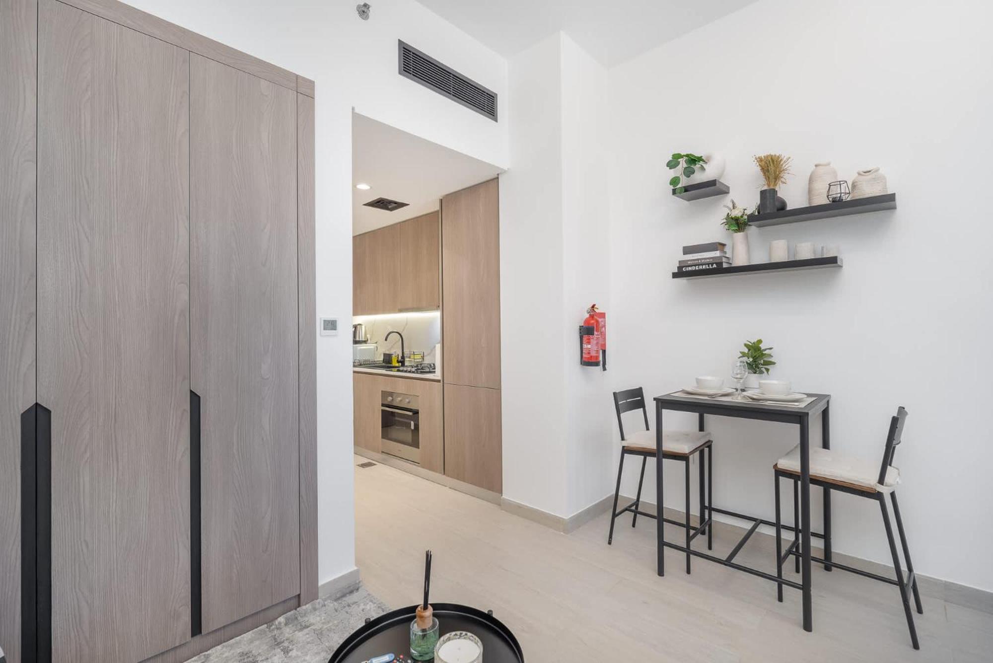 Charismatic In Laya Heights Perfect For 2 Appartement *