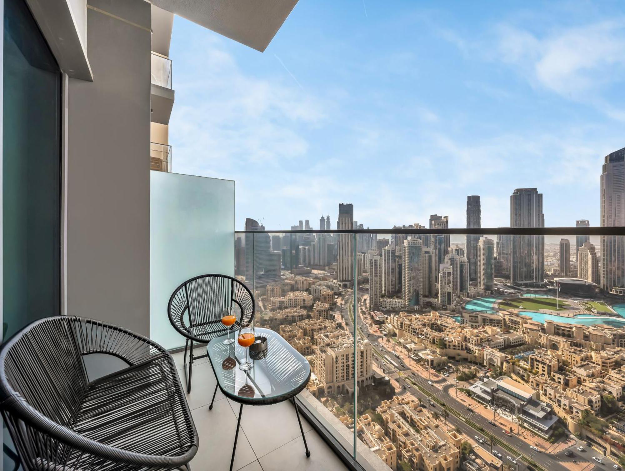 Burj Royale 3 Bedroom Full Burj Khalifa Fountain View Lejlighed Dubai