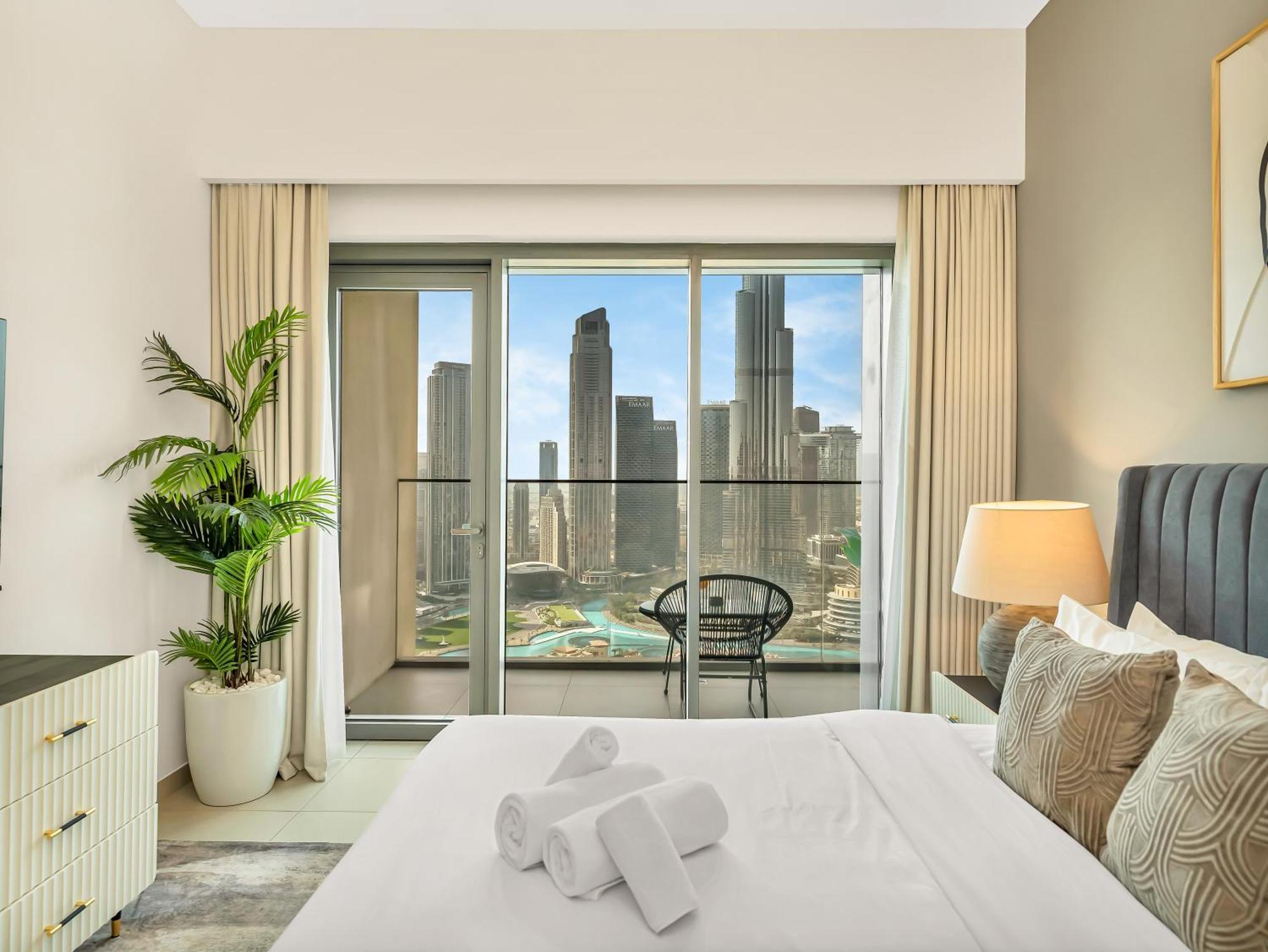 Burj Royale 3 Bedroom Full Burj Khalifa Fountain View Lejlighed *