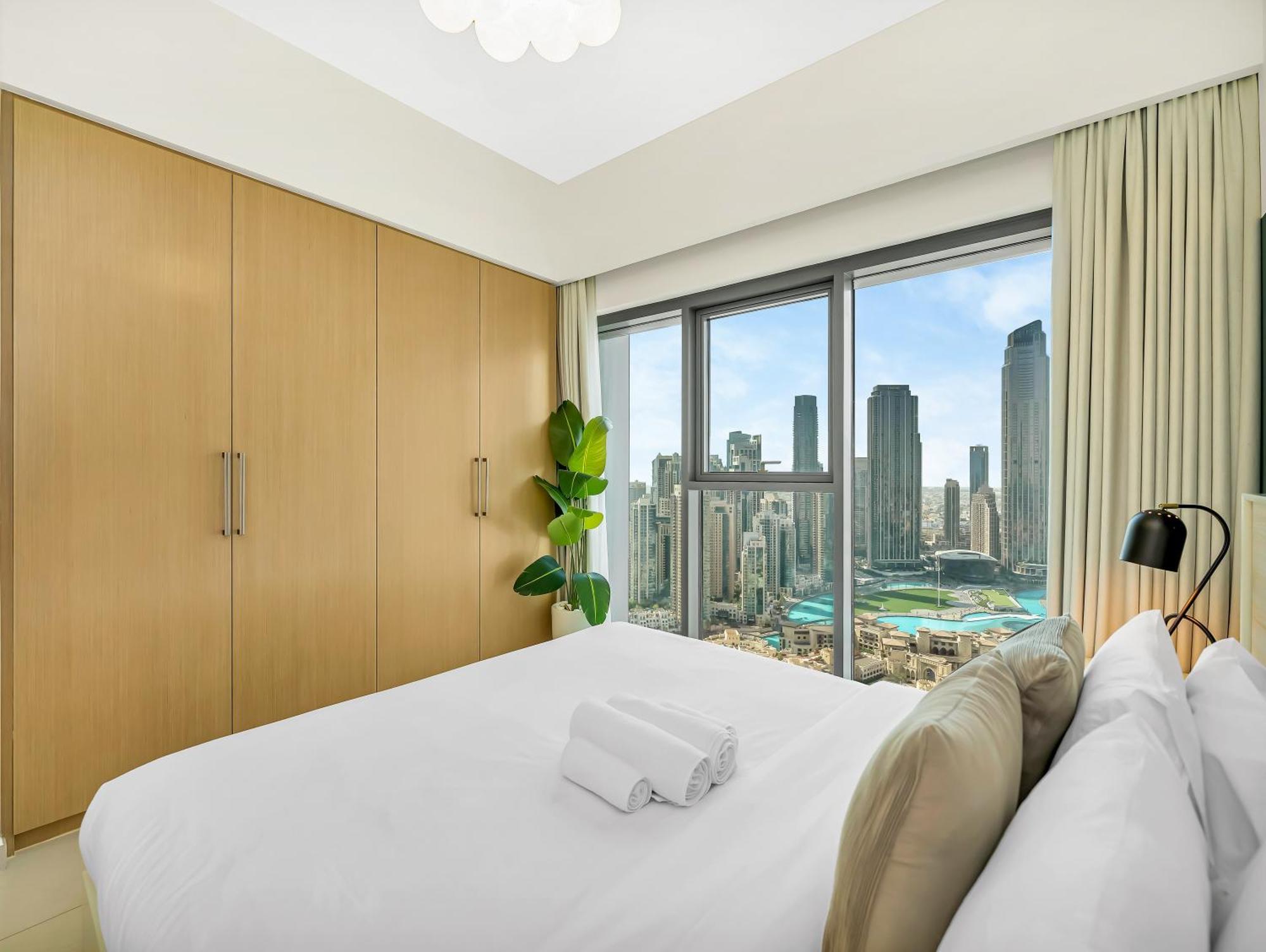 Burj Royale 3 Bedroom Full Burj Khalifa Fountain View Lejlighed Dubai