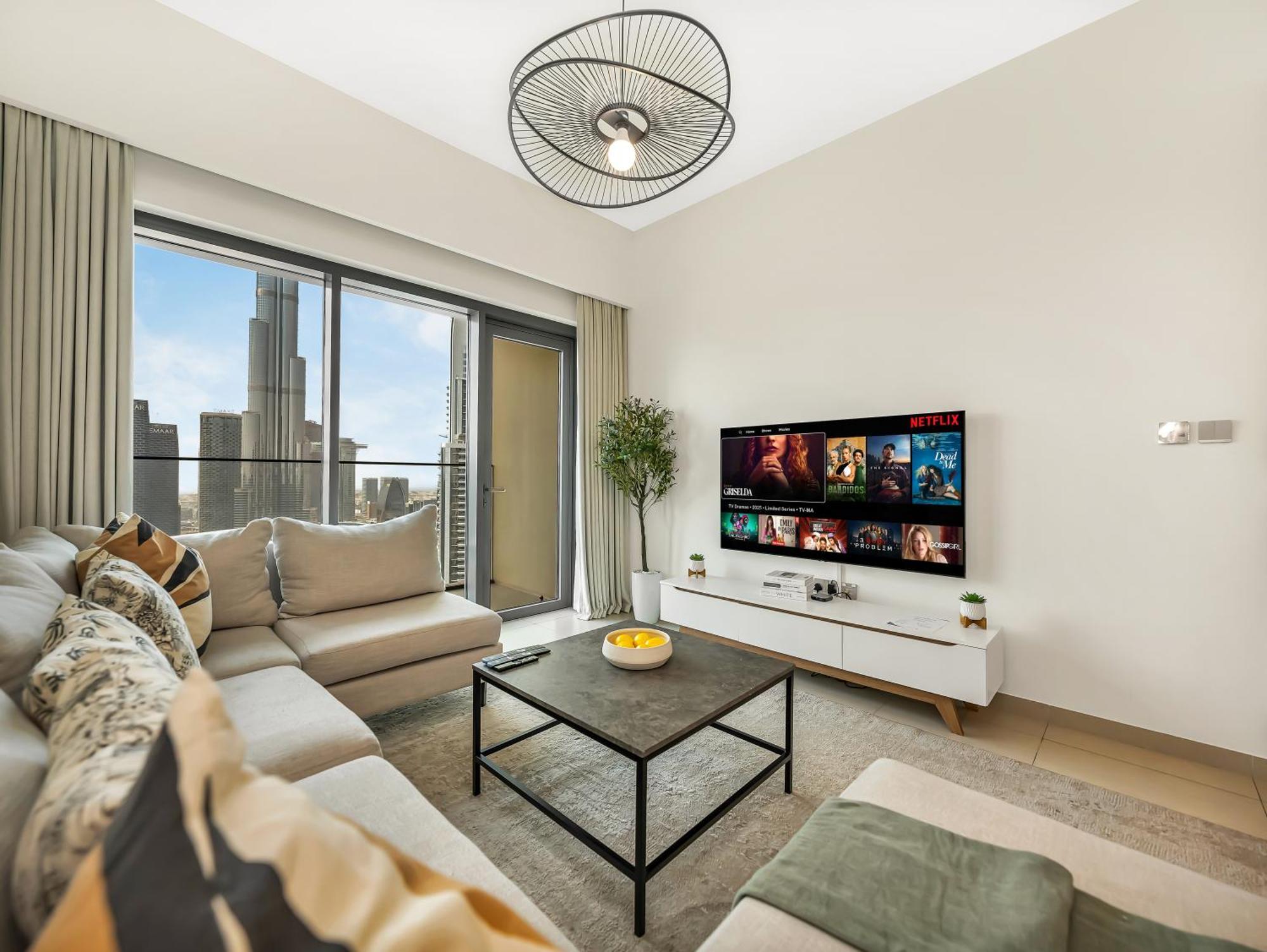 Burj Royale 3 Bedroom Full Burj Khalifa Fountain View Lejlighed Dubai