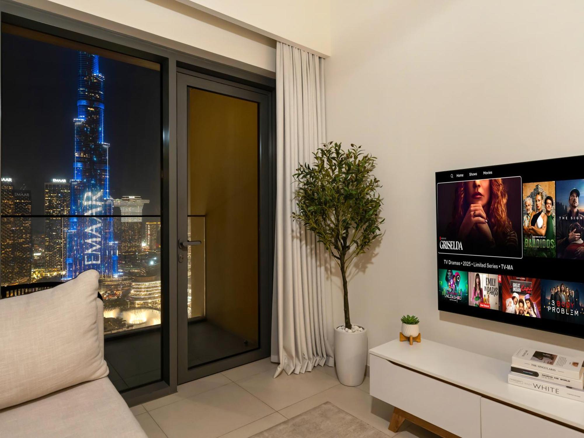 Burj Royale 3 Bedroom Full Burj Khalifa Fountain View Lejlighed *