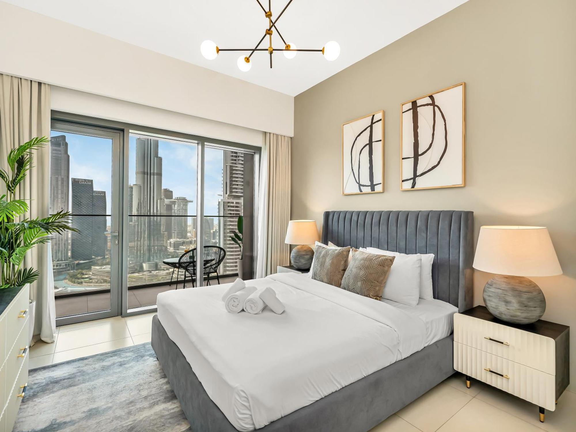 Burj Royale 3 Bedroom Full Burj Khalifa Fountain View Lejlighed Dubai