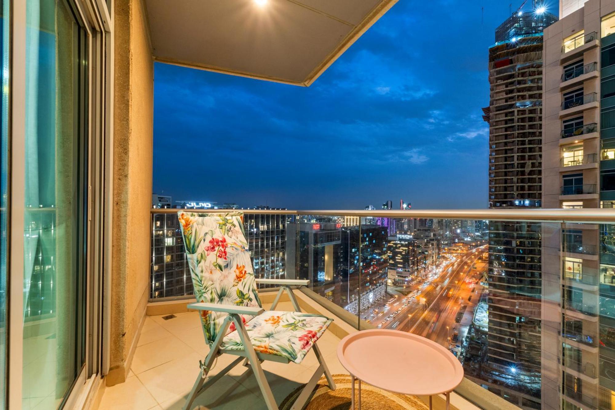 Apartemen Stylish 1 Bedroom - Burj Khalifa View- 5Mn Walk To Dubai Mall-Apartment In Burj Views Tower Dubai