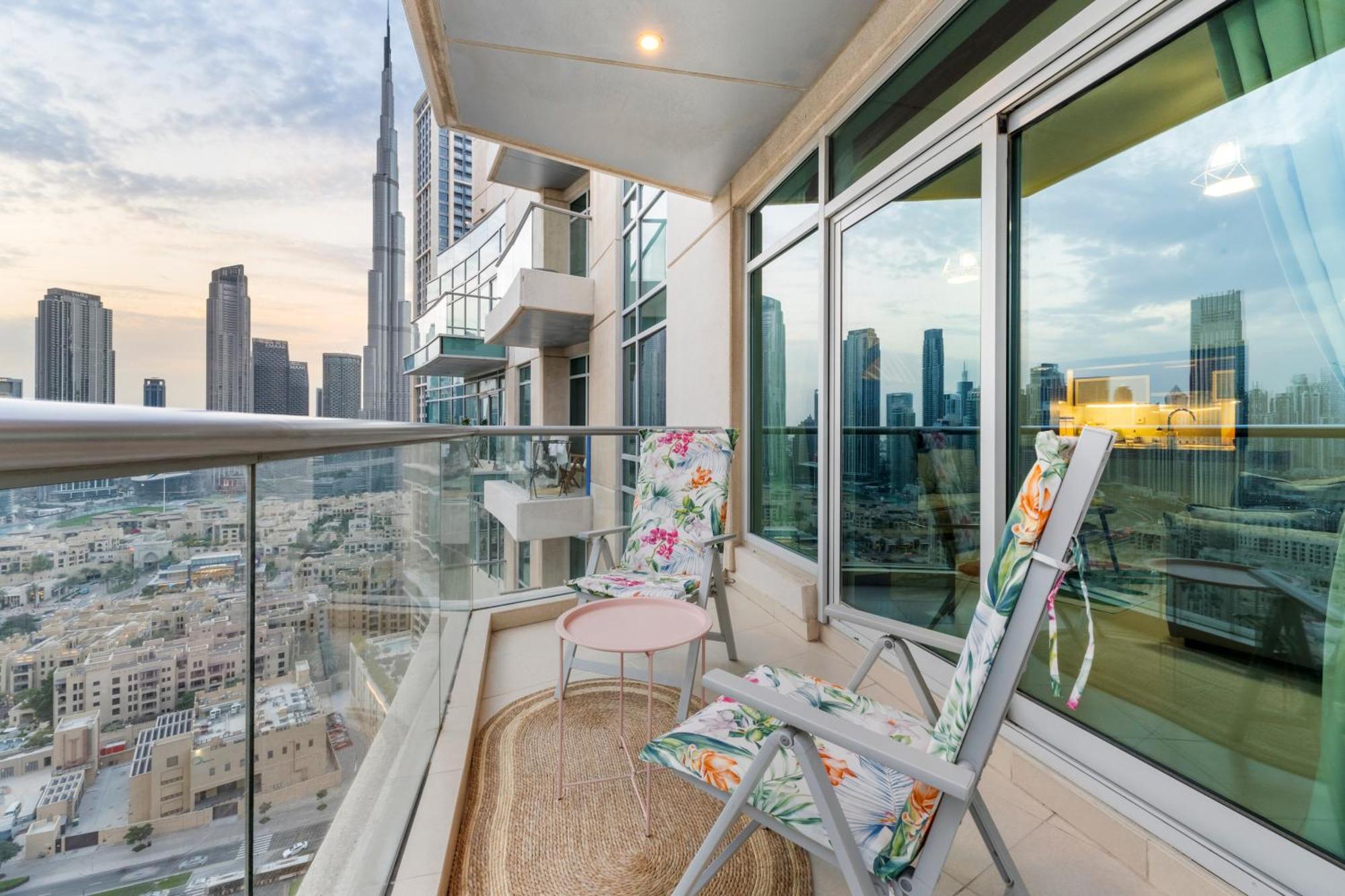 Apartemen Stylish 1 Bedroom - Burj Khalifa View- 5Mn Walk To Dubai Mall-Apartment In Burj Views Tower