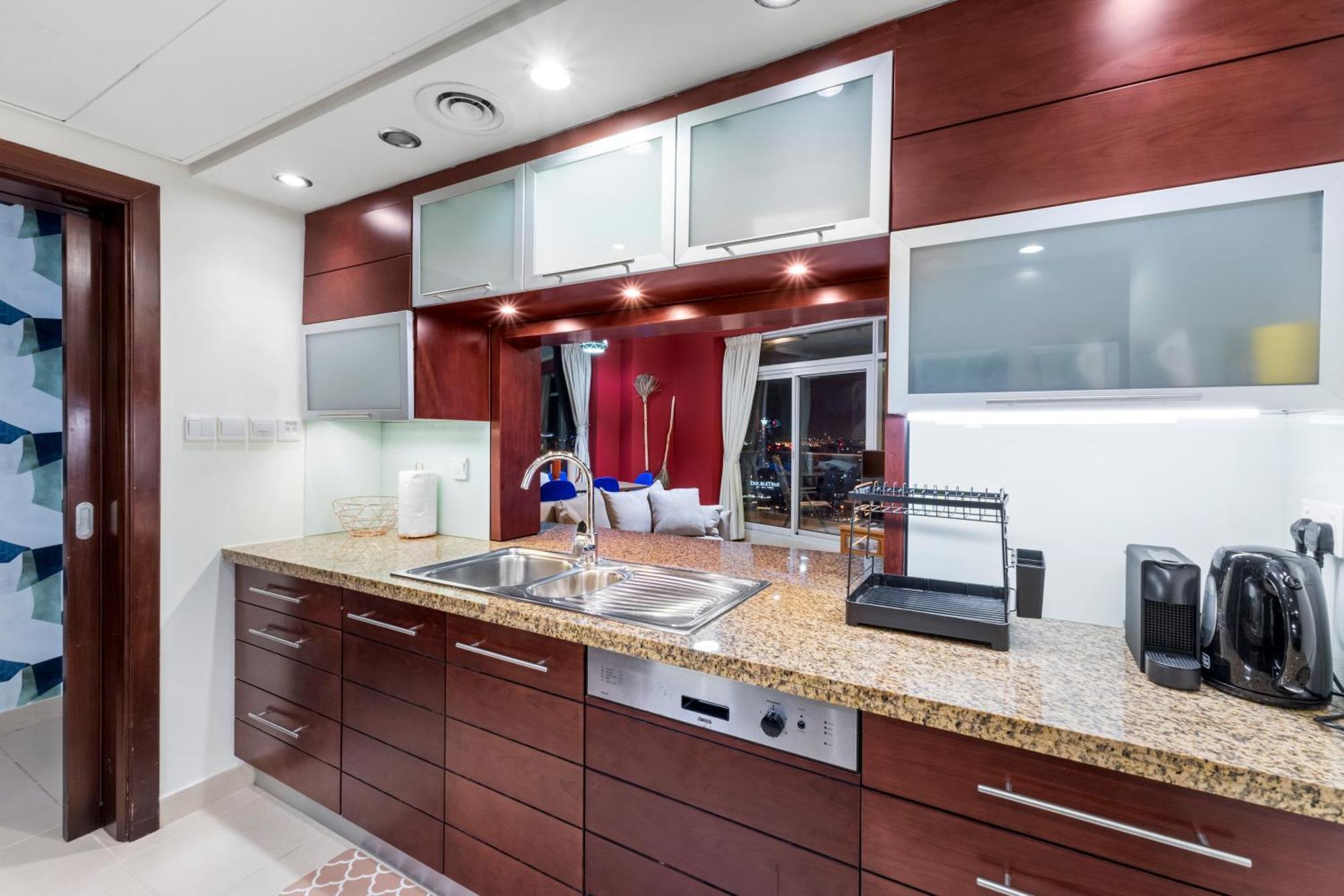 Stylish 1 Bedroom - Burj Khalifa View- 5Mn Walk To Dubai Mall-Apartment In Burj Views Tower Apartemen *