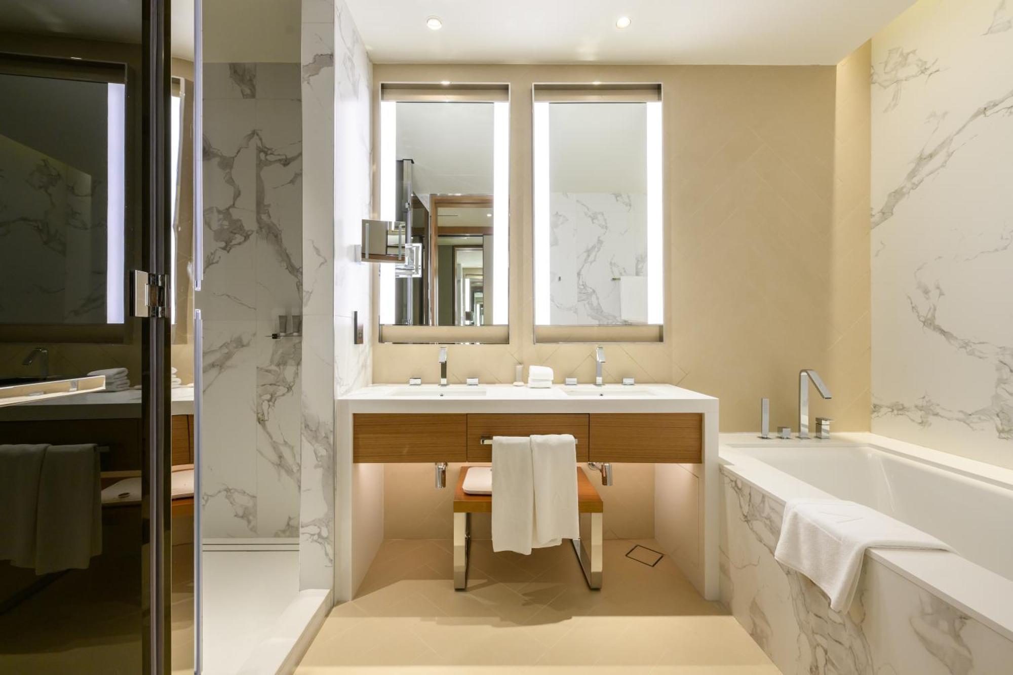 Stylish 3br In Adress Opera With Burj Khalifa View Apartment *