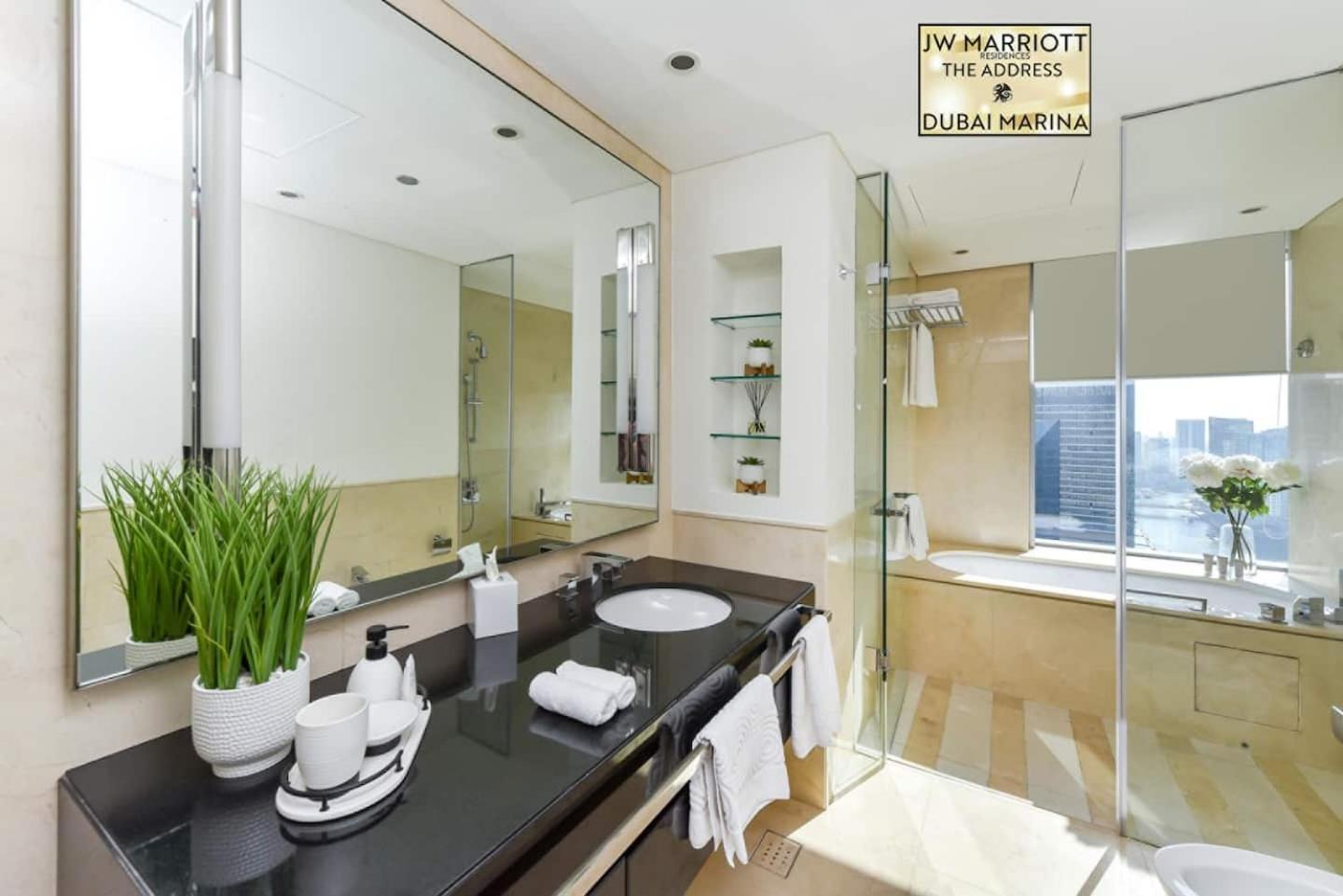 Luxury Living At The Address Marina! Apartment
