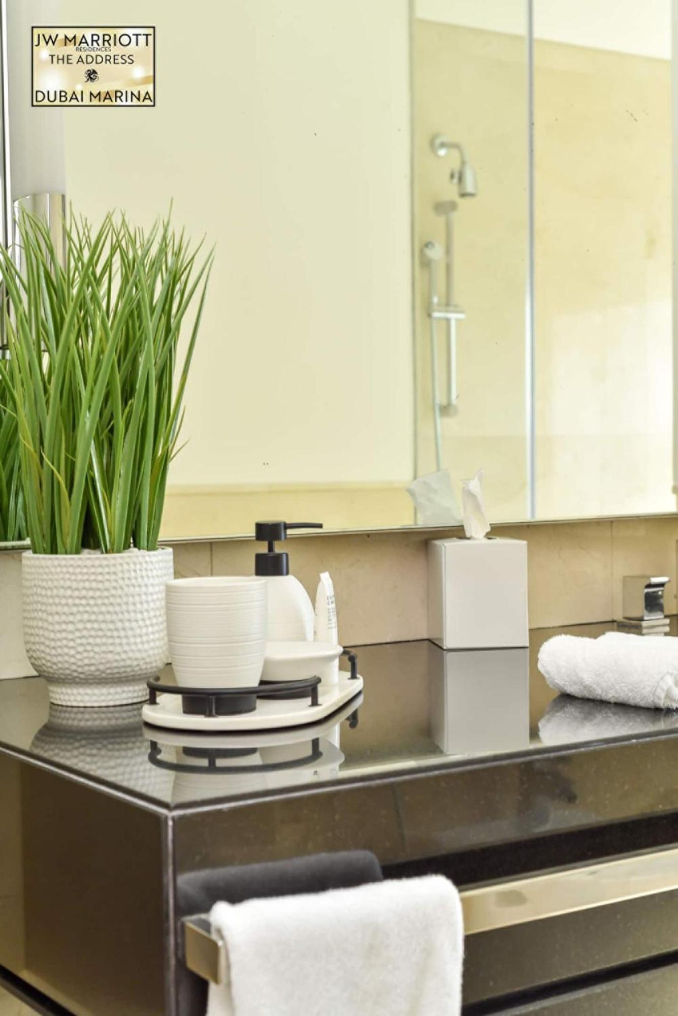 Apartment Luxury Living At The Address Marina! Dubai
