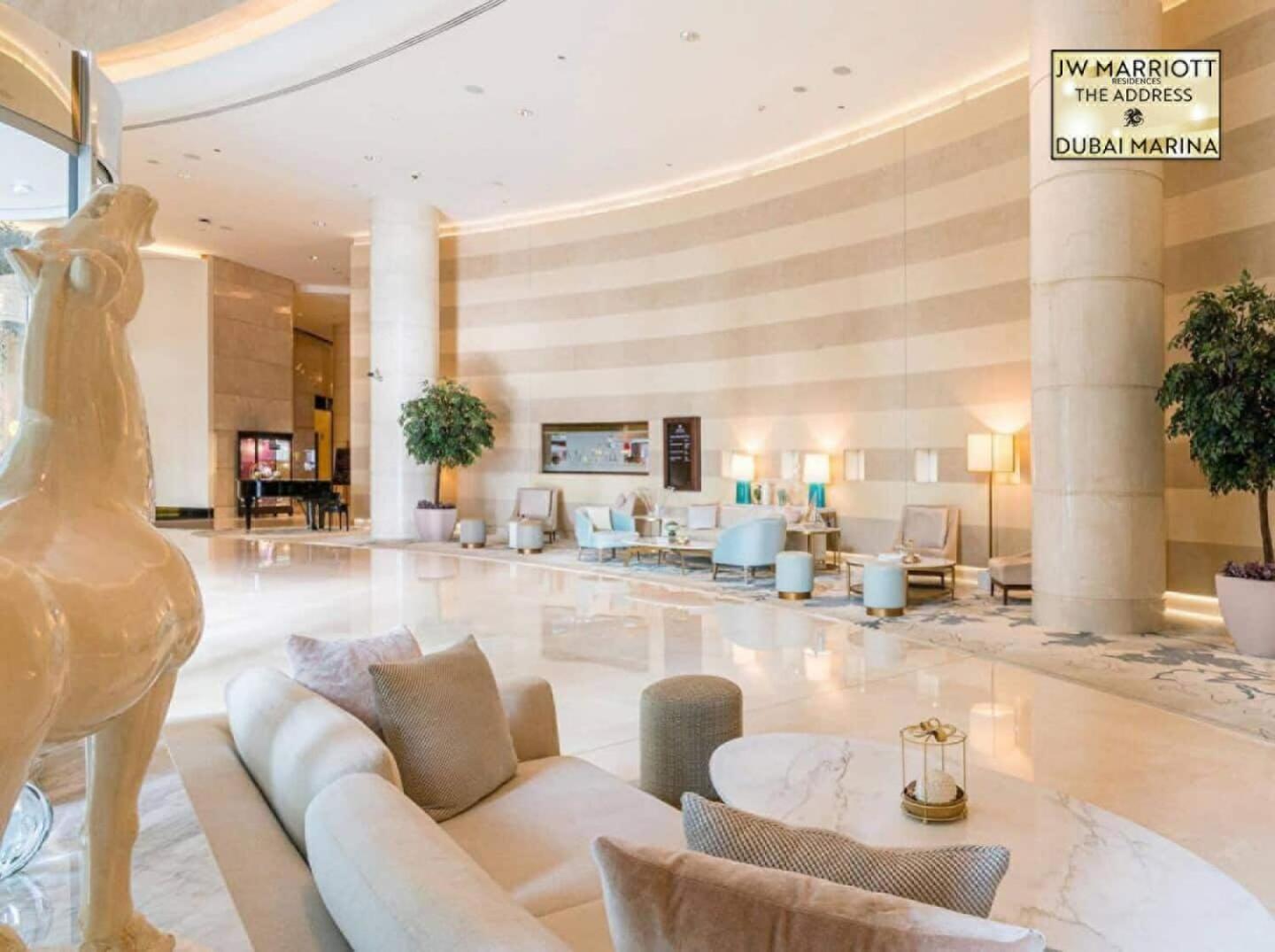 Apartment Luxury Living At The Address Marina! Dubai