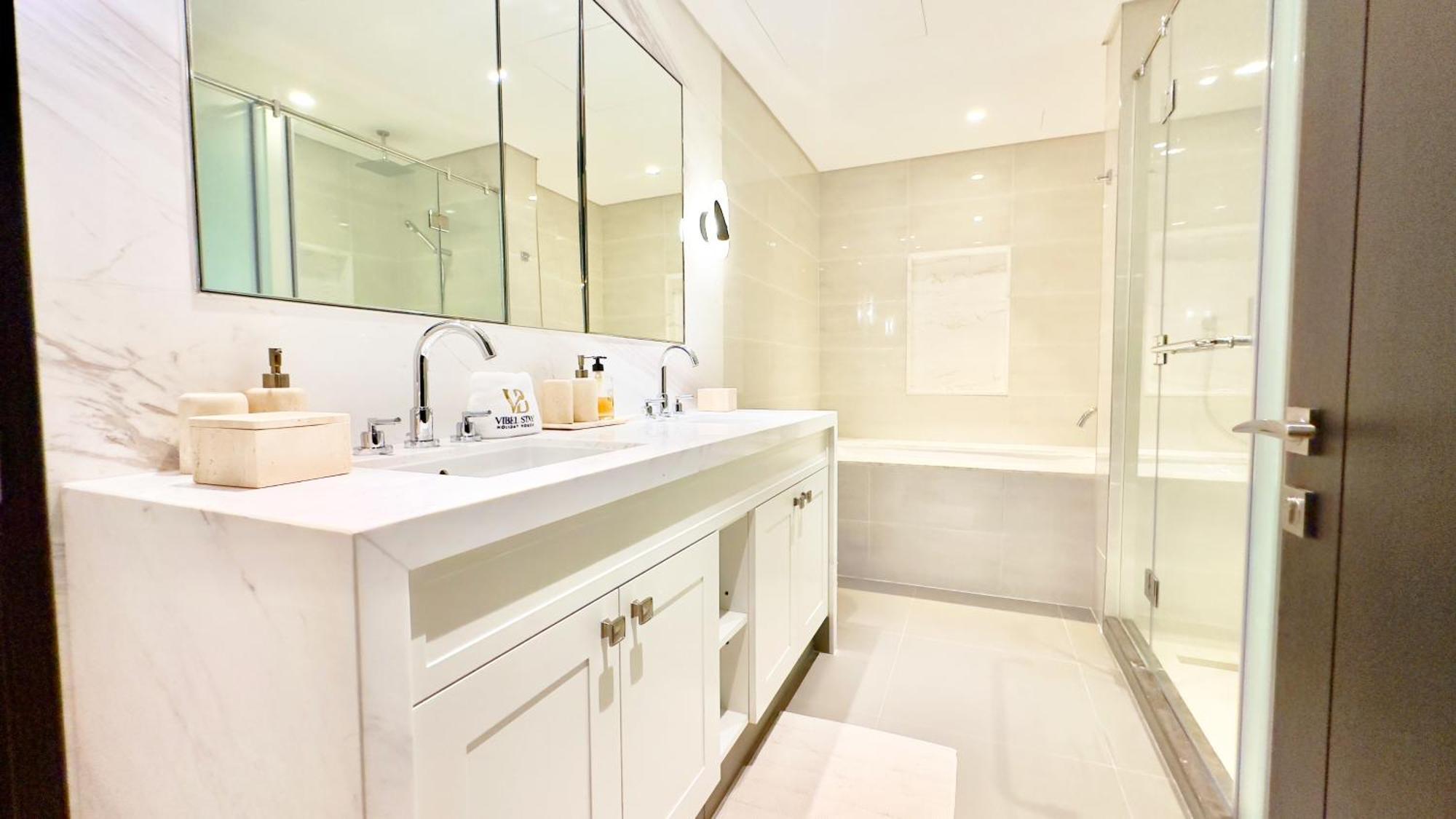 3br With Maids At Opera Grand, Burj Fountain View By Vibel
