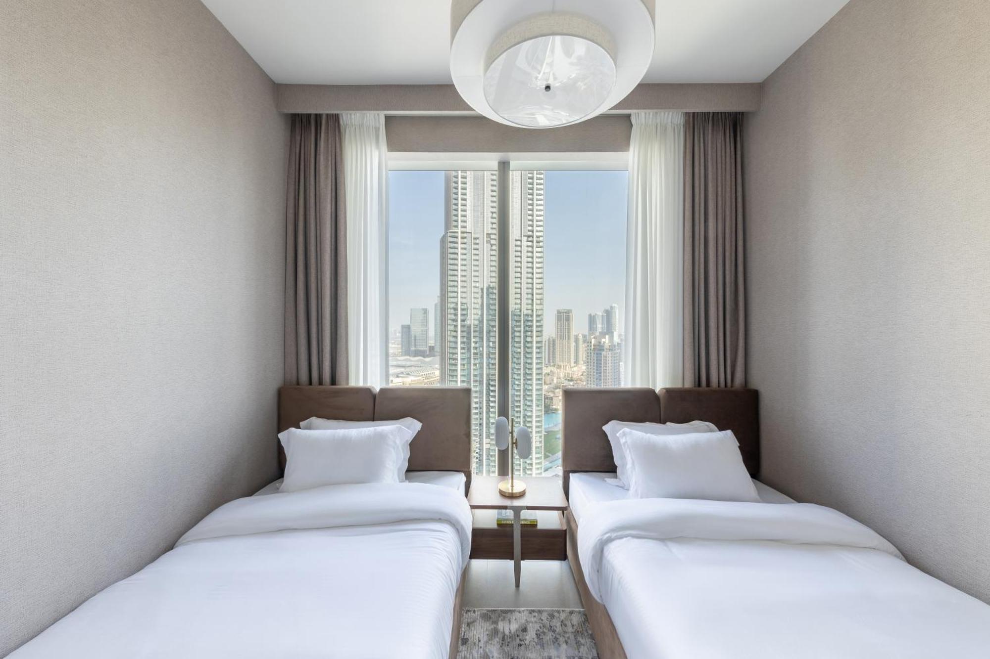 Royal 4br Burj Khalifa View Mall