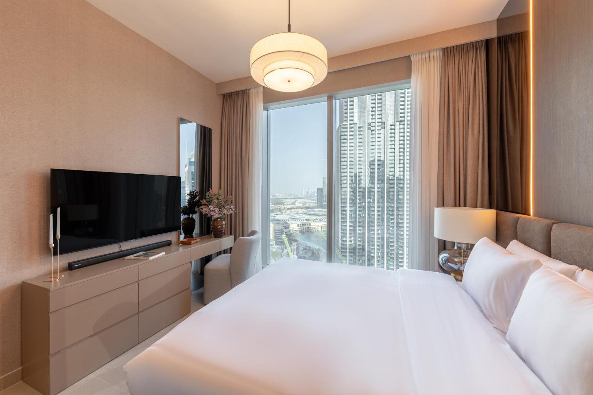 Royal 4br Burj Khalifa View Mall