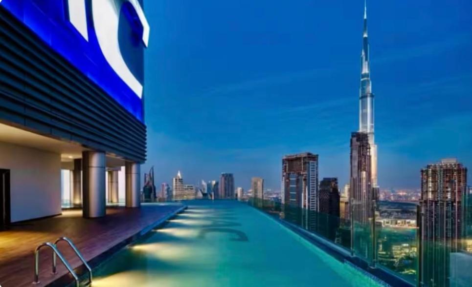 Appartement Paramount Downtown Burj Khalifa View With 64th Floor Infinity Pool Dubaï