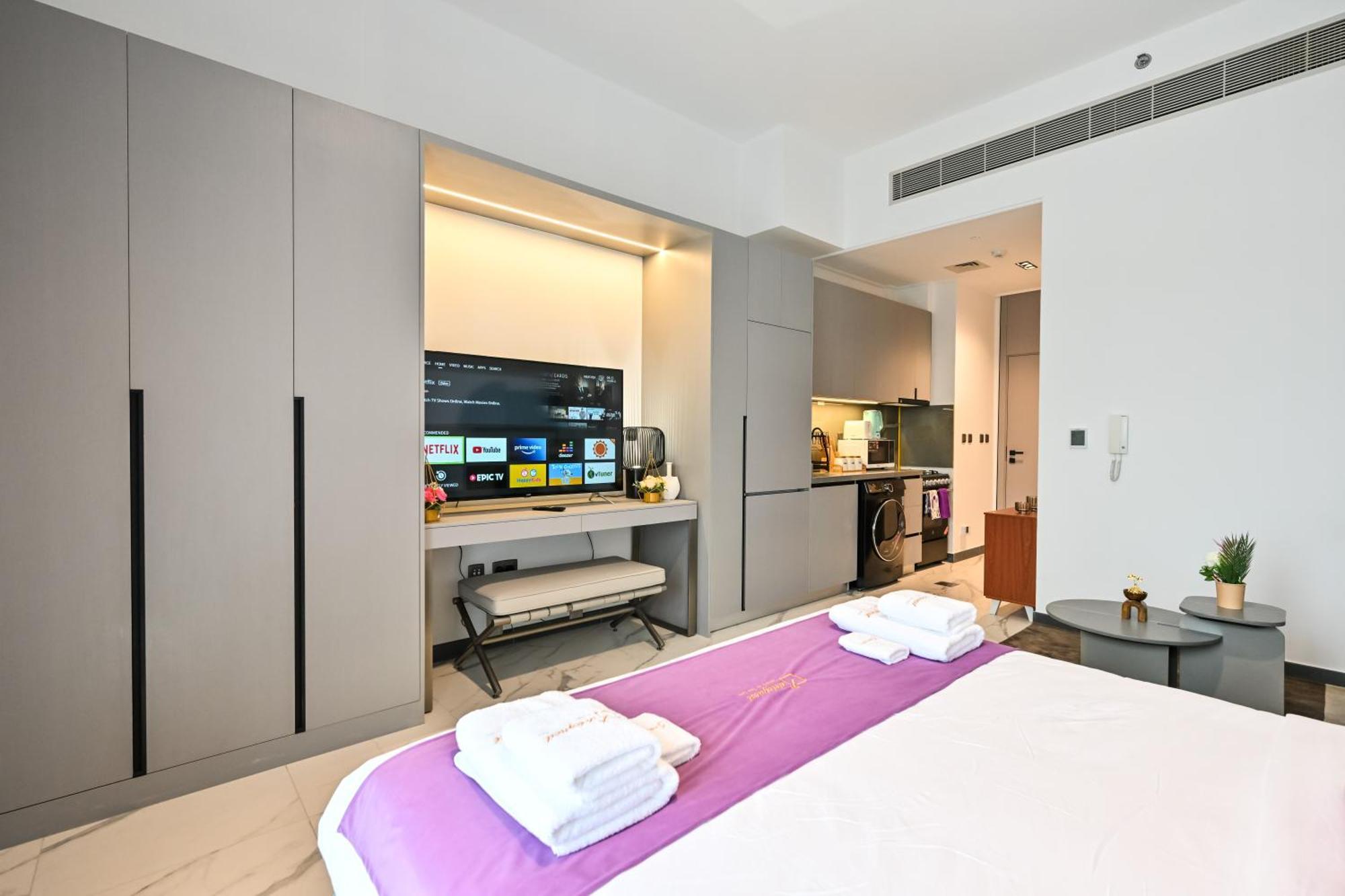 Charming In Meydan By Deleguest Appartement *