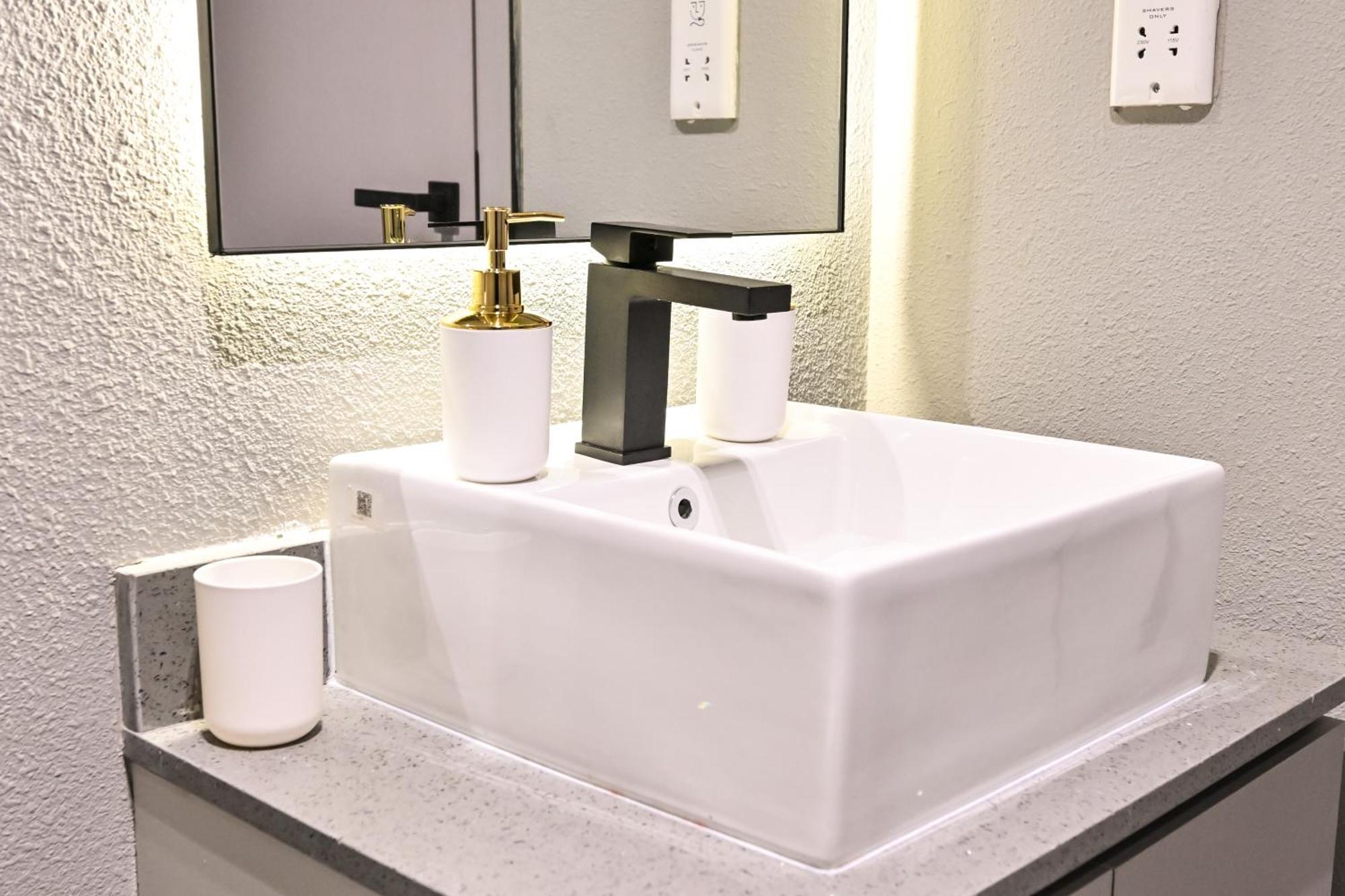 Charming In Meydan By Deleguest Apartament *