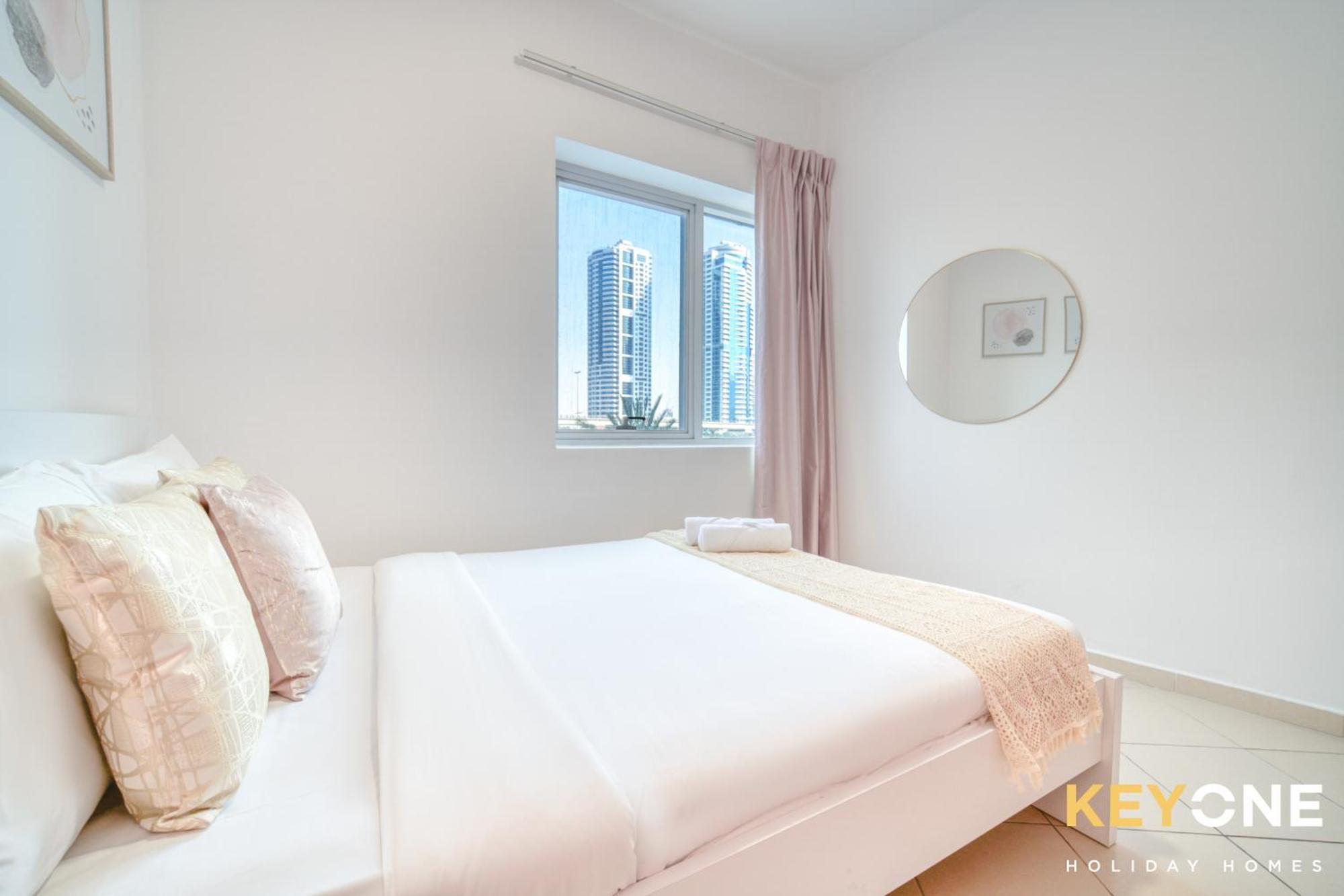 Elegant Two Bedroom In Marina * Dubái