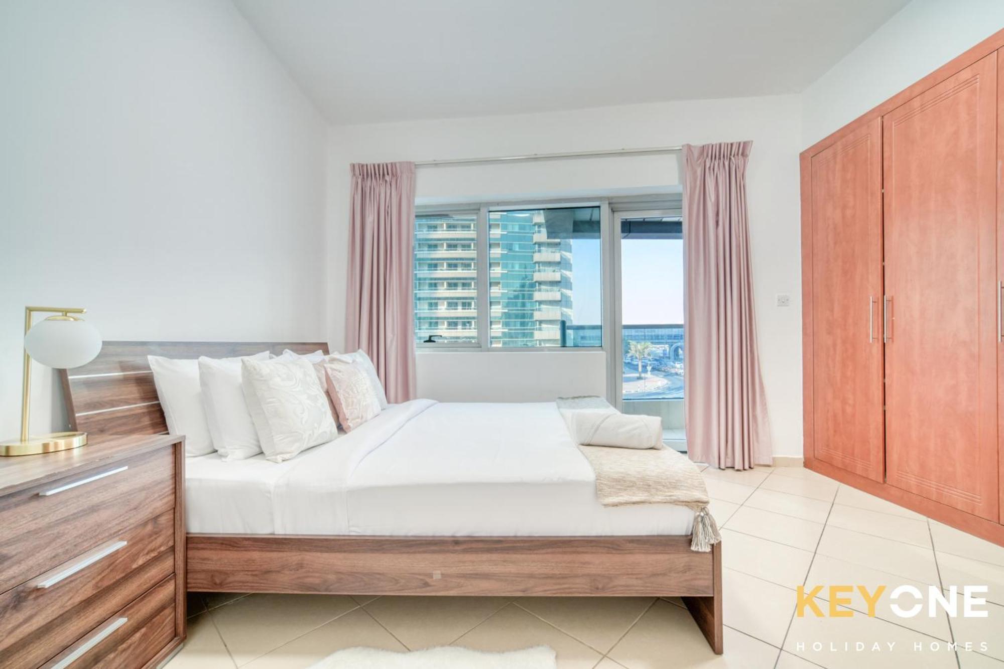 Elegant Two Bedroom In Marina * Dubái