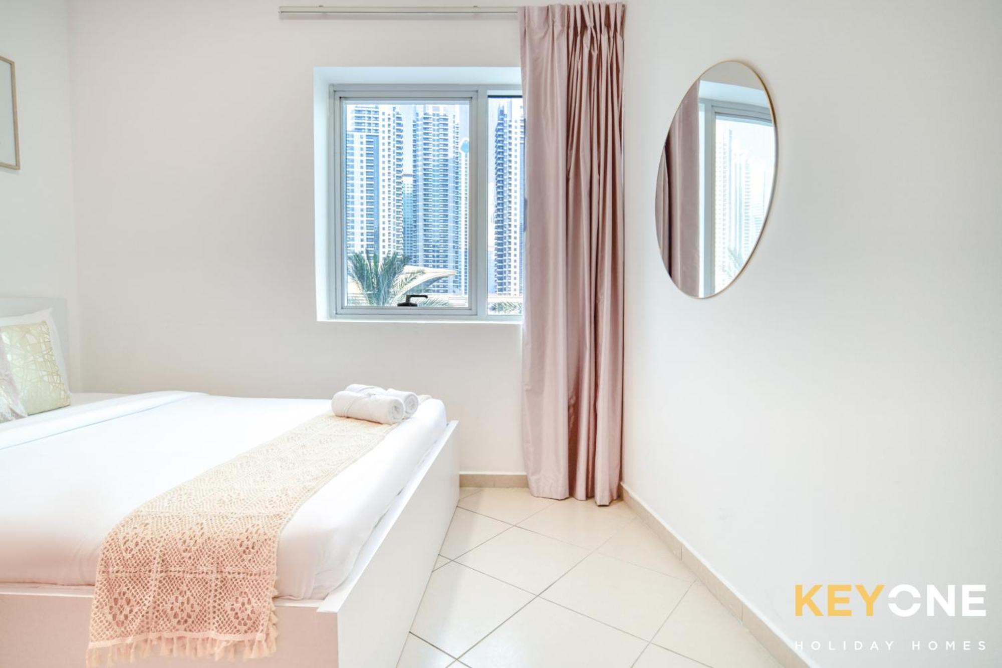 Elegant Two Bedroom In Marina Dubái