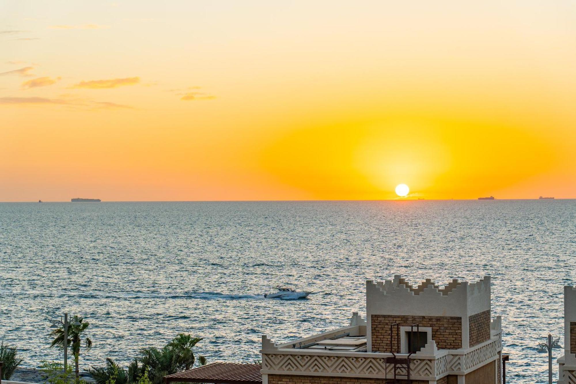 Spacious 2br - Private & Sea & Skyline Views Appartement
