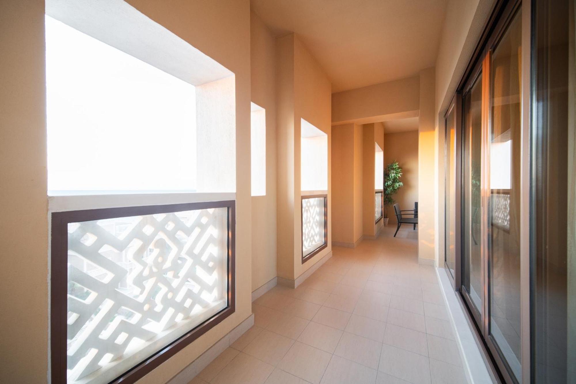 Appartement Spacious 2br - Private & Sea & Skyline Views Dubaï
