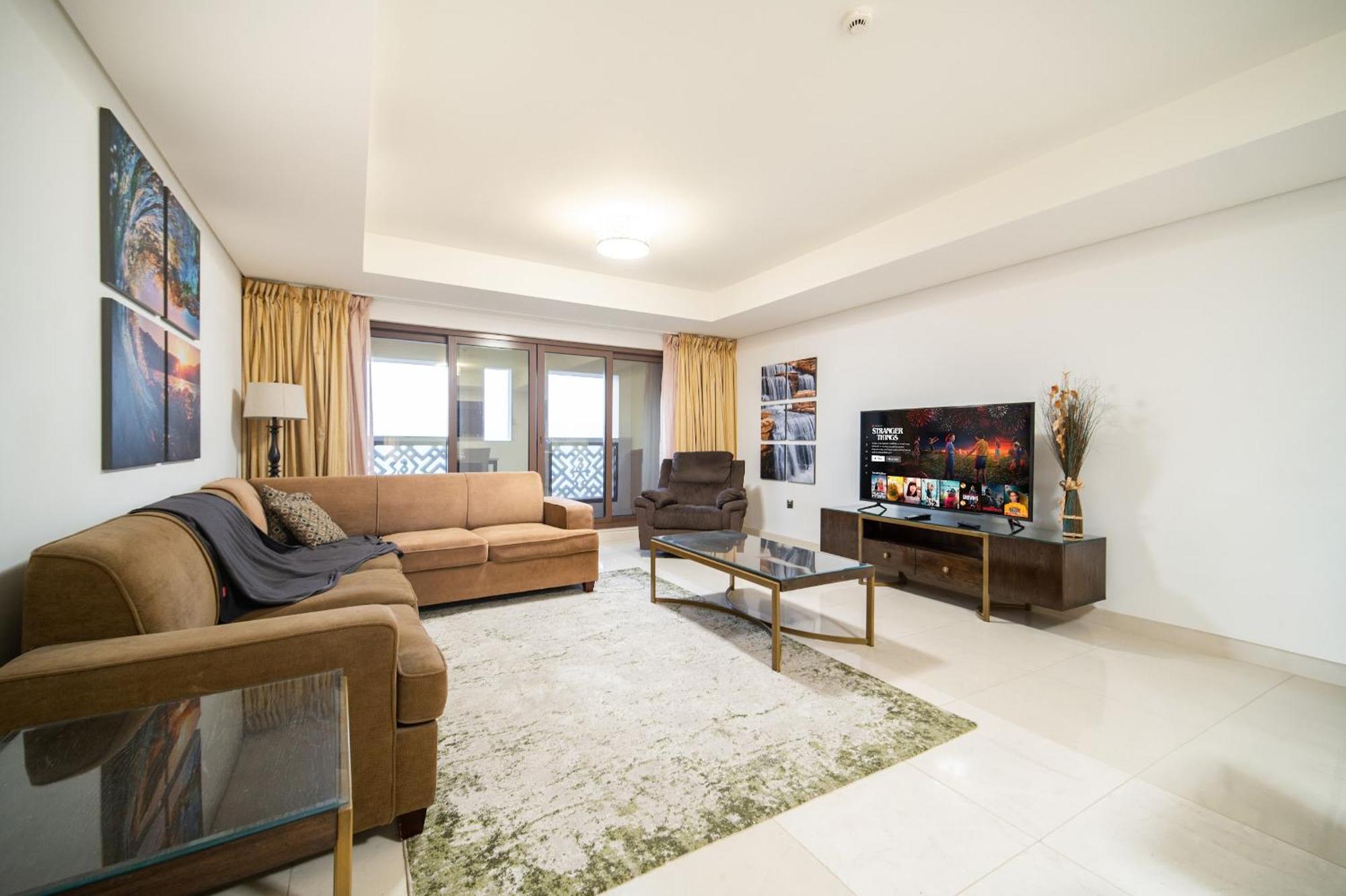 Spacious 2br - Private & Sea & Skyline Views * Dubaï
