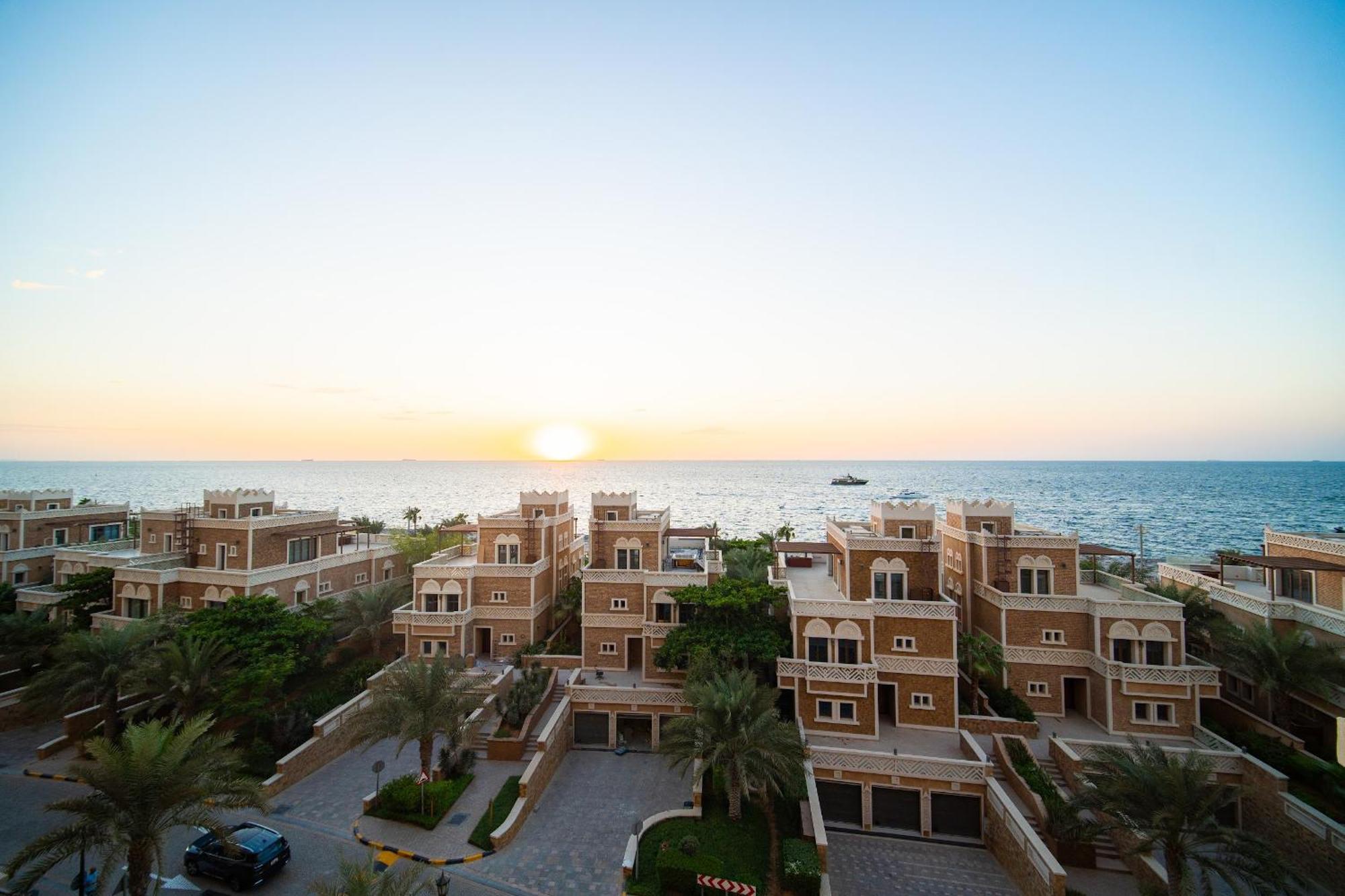 Spacious 2br - Private & Sea & Skyline Views Appartement