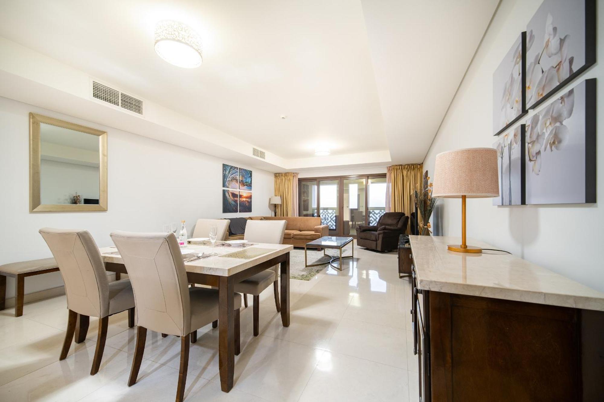 Spacious 2br - Private & Sea & Skyline Views Dubaï