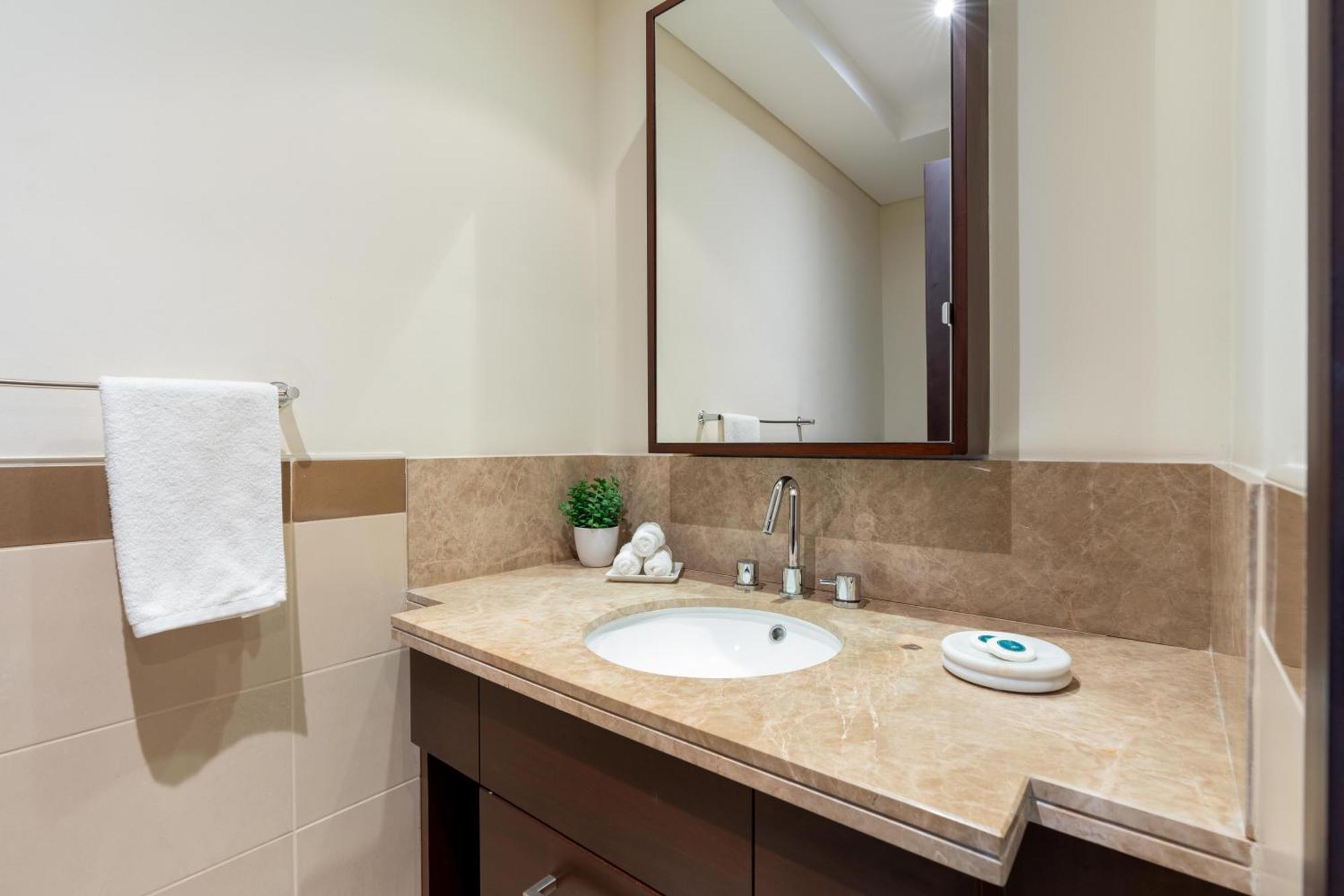Amazing Views & Location Downtown 1 Br Apartamento Dubái