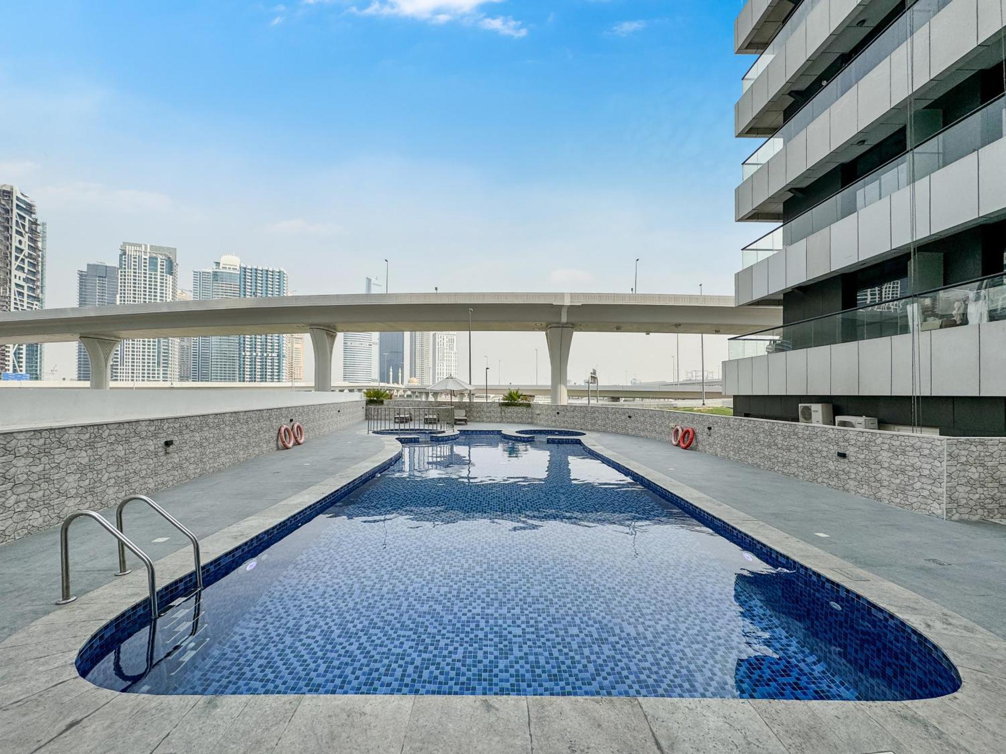 Appartement Newly Renovated Stu Marina Escan Tower Dubai