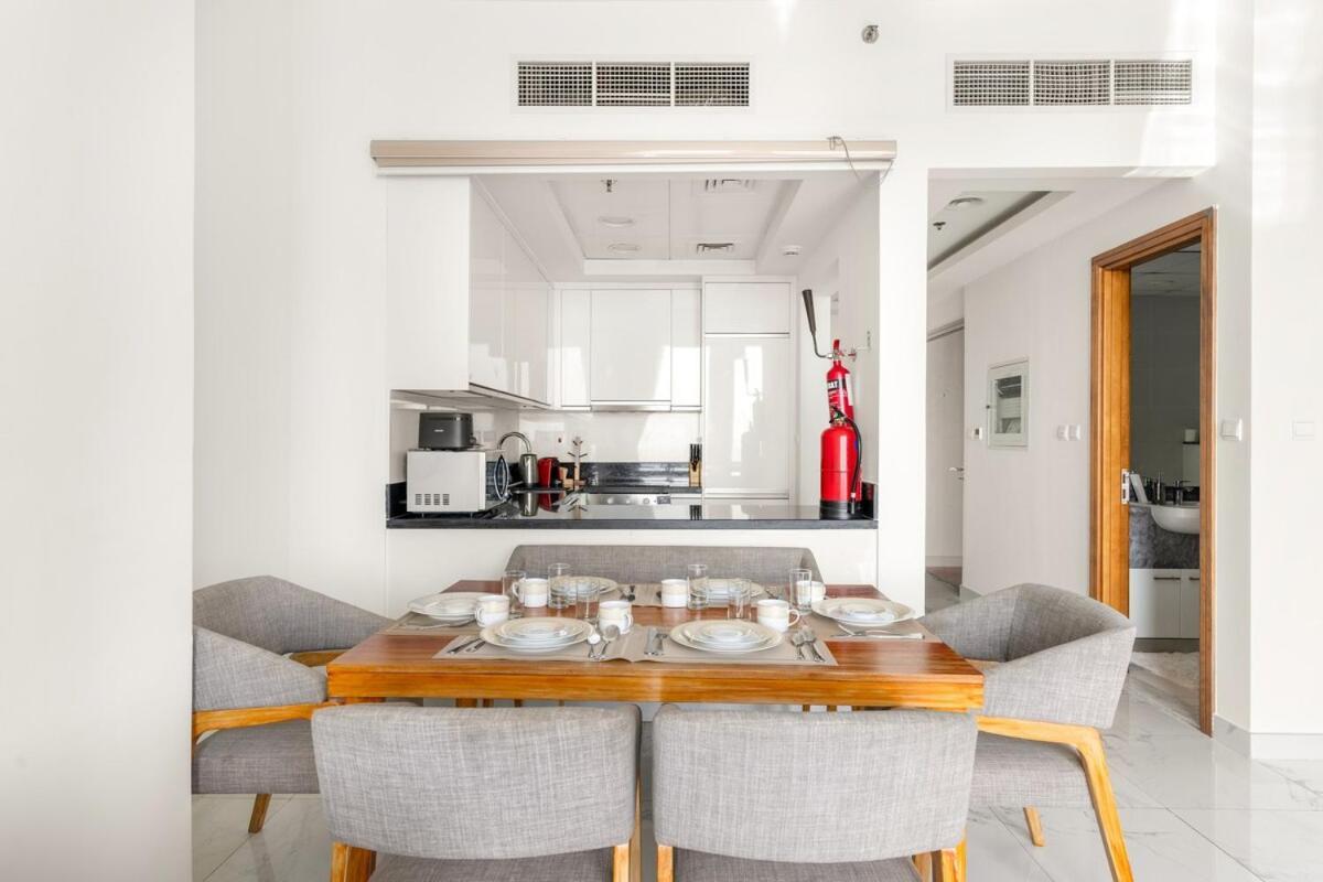 First Class 2br Stylish With Stunning Views * Dubaï