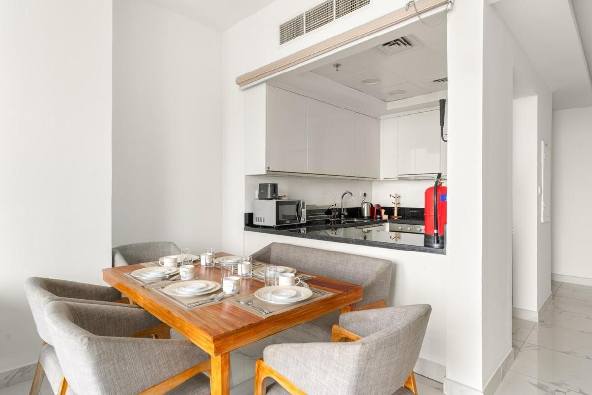 First Class 2br Stylish With Stunning Views Dubaï