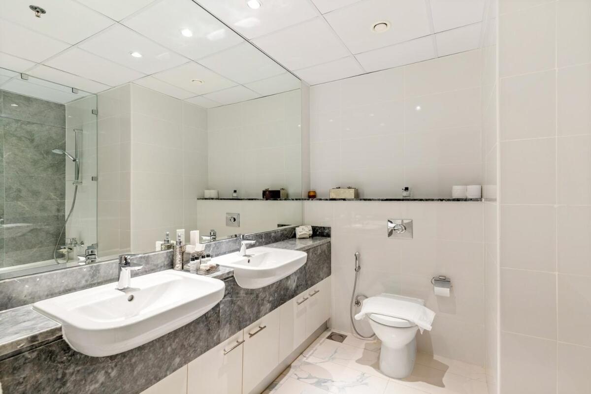 First Class 2br Stylish With Stunning Views * Dubaï