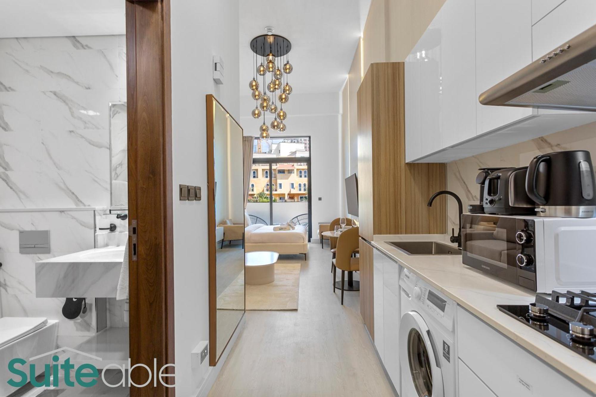 Luxe Interior In Pantheon Elysee 3 In Jvc Appartement *