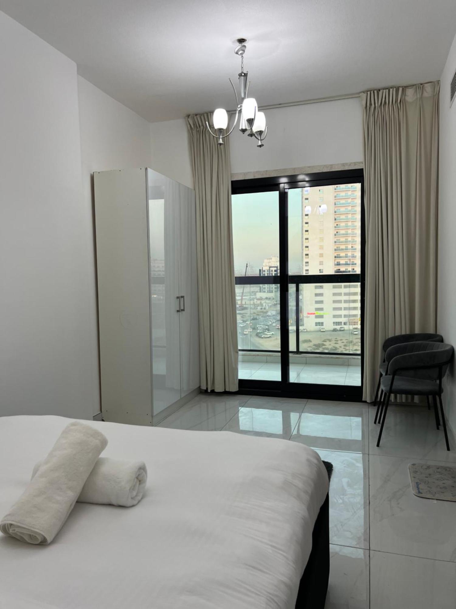 Appartement Luxury 1br With Balcony - Pool Dubaï