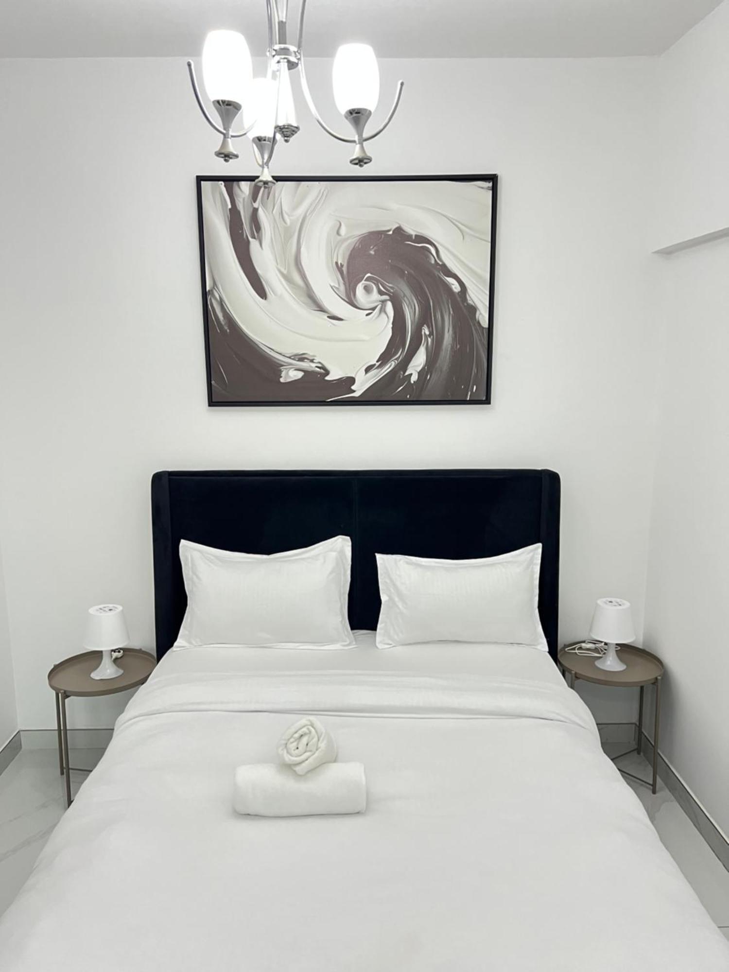 Luxury 1br With Balcony - Pool *