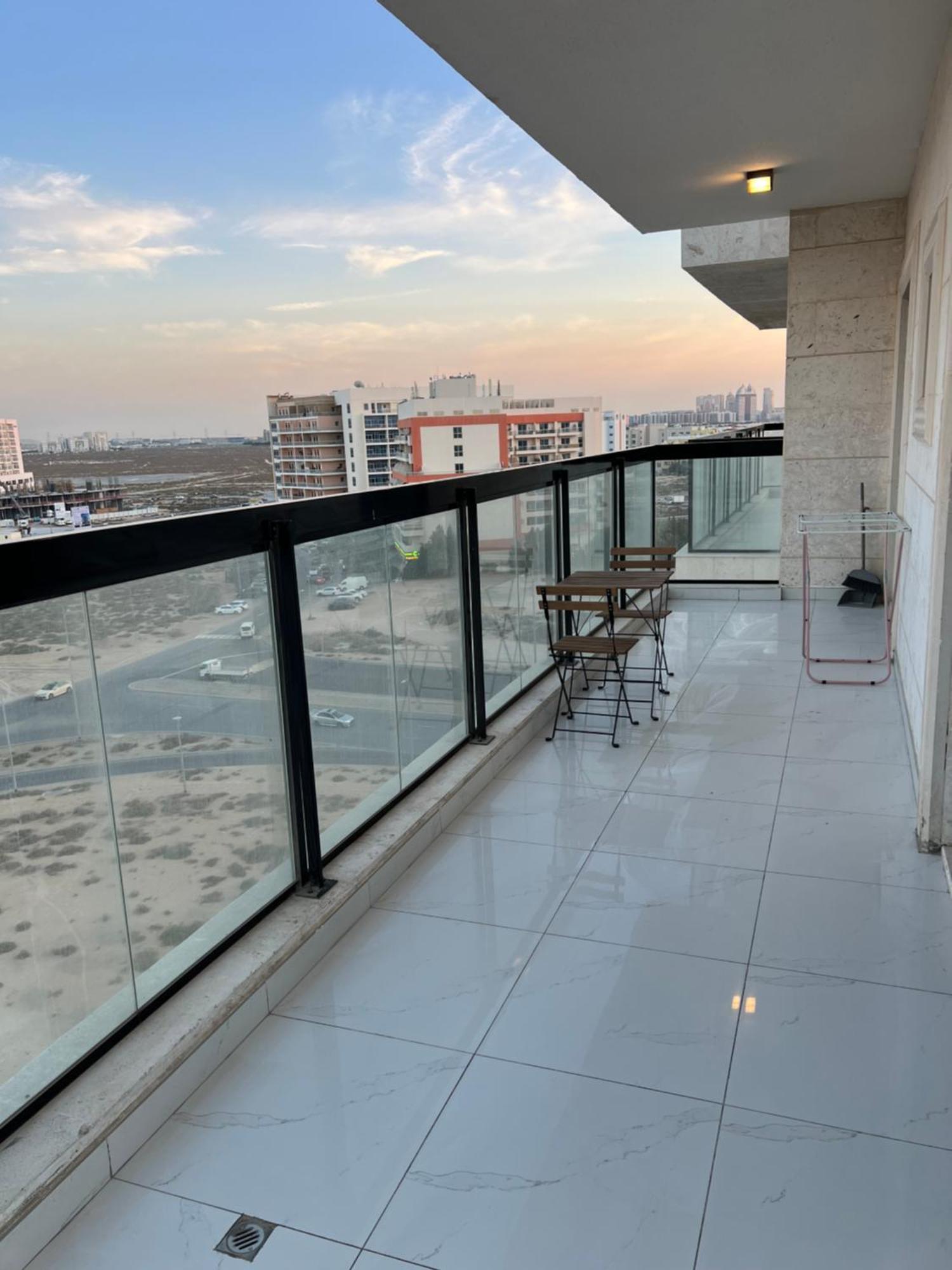 Luxury 1br With Balcony - Pool Dubaï