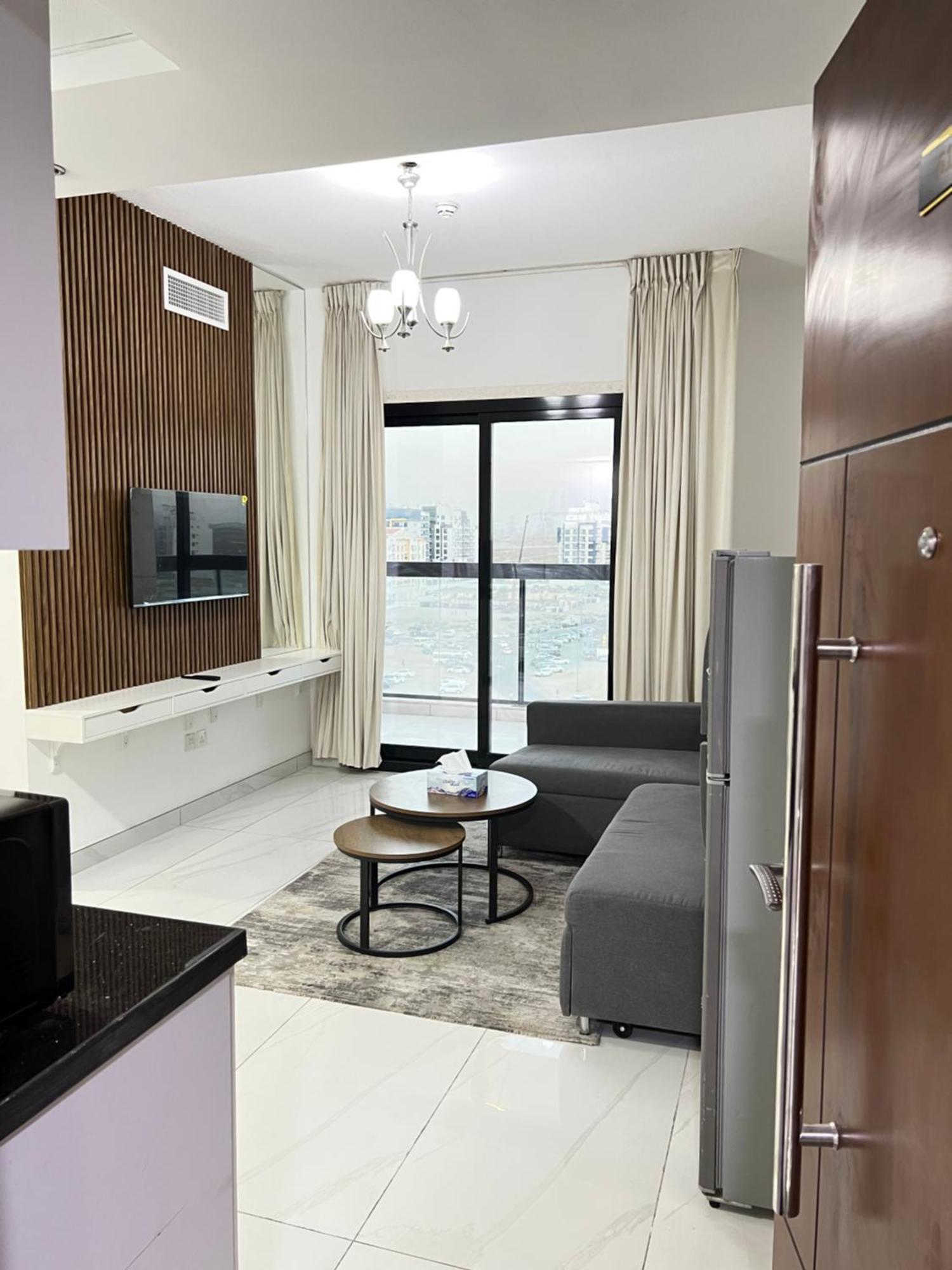 Luxury 1br With Balcony - Pool Appartement