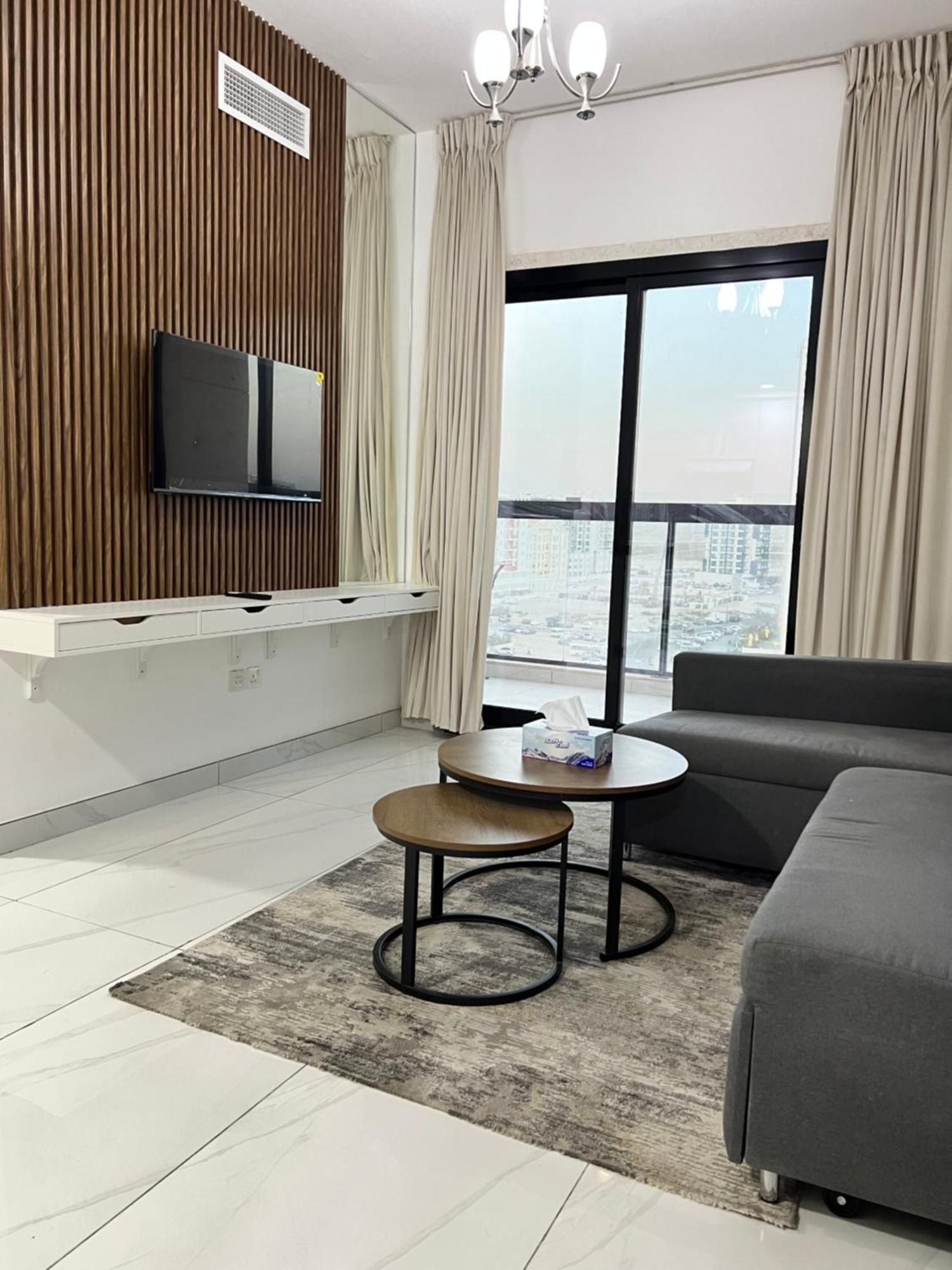Luxury 1br With Balcony - Pool Appartement