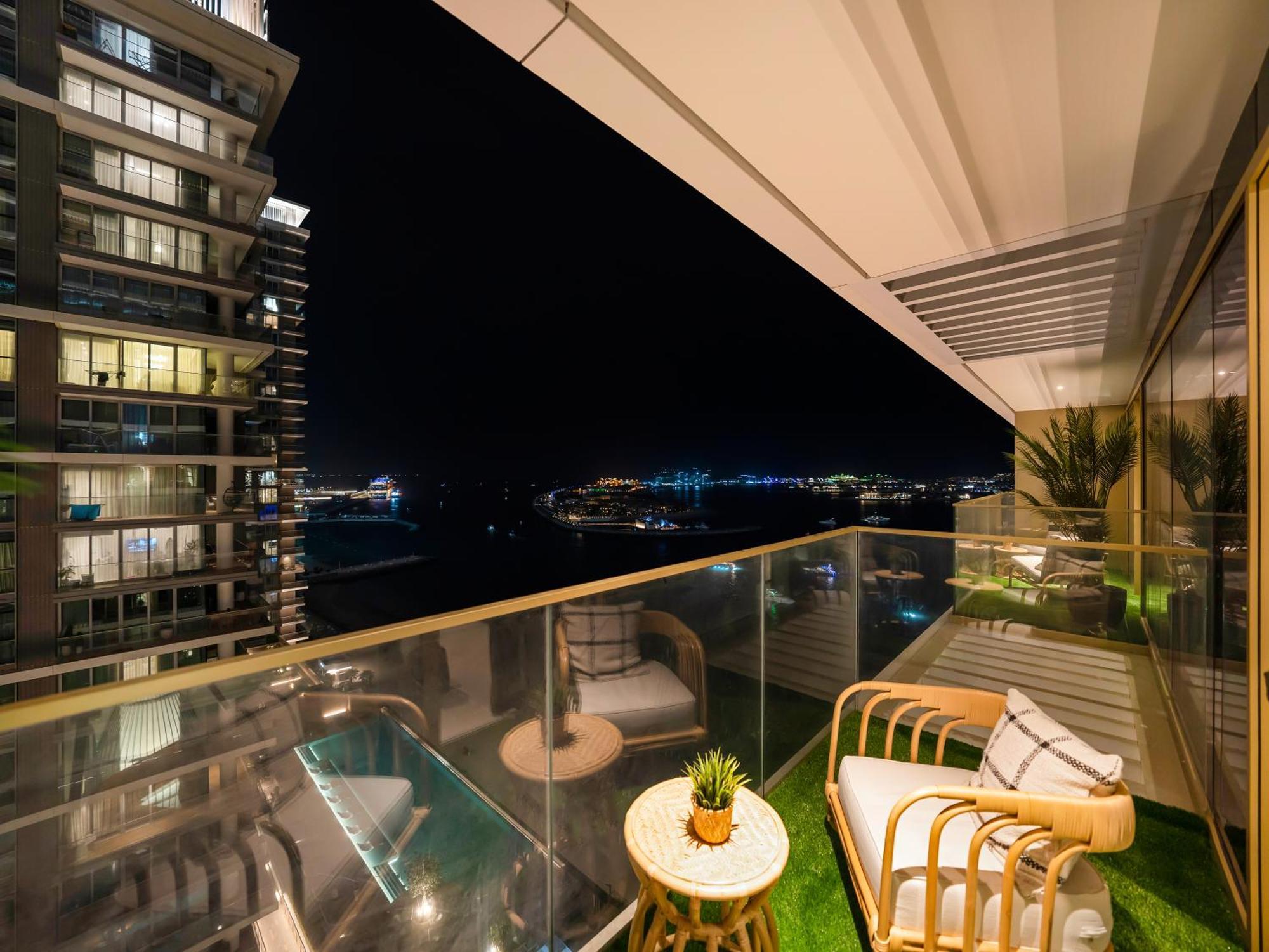 Ultra-luxury 2 Bedroom Beachfront Escape With Sea Views Appartement Dubaï