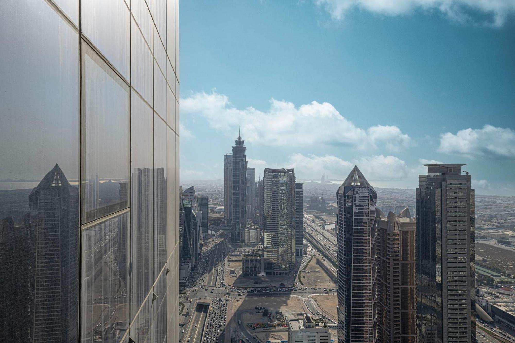 Apartemen Hausreserv At Paramount Midtown - Infinity Pool With Burj Khalifa View - Luxury