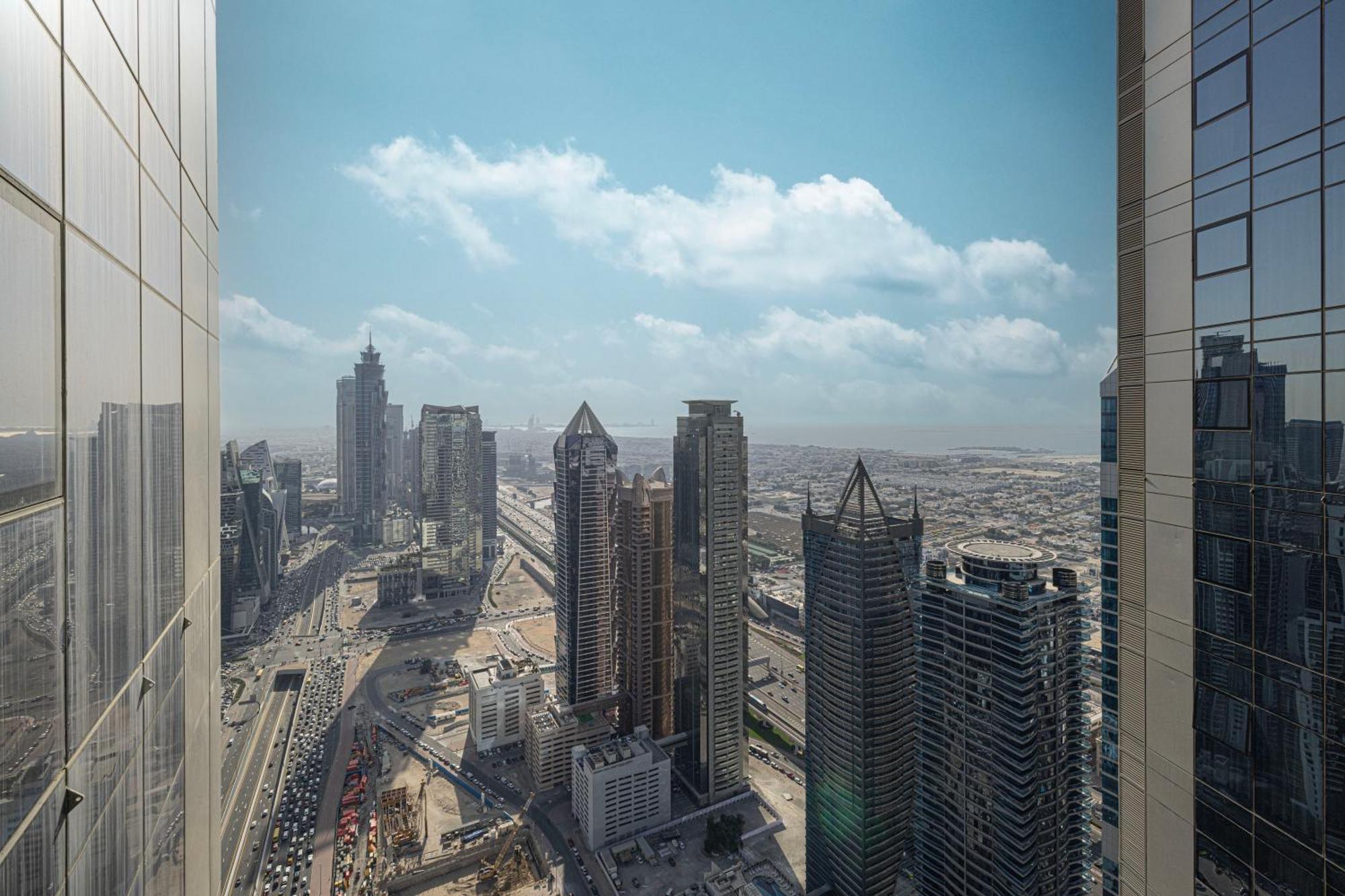 Apartemen Hausreserv At Paramount Midtown - Infinity Pool With Burj Khalifa View - Luxury *