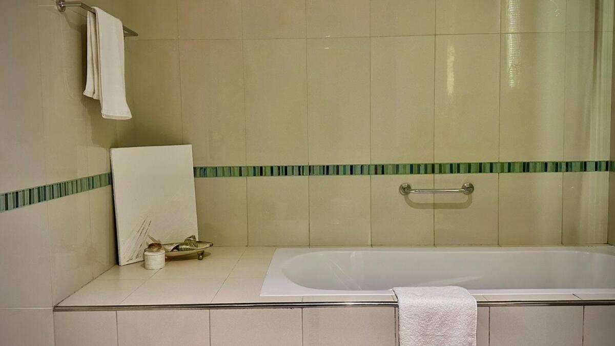 Exclusive 2br Escape With Marina Views In Damac Heights By Bhavan Appartement Dubaï