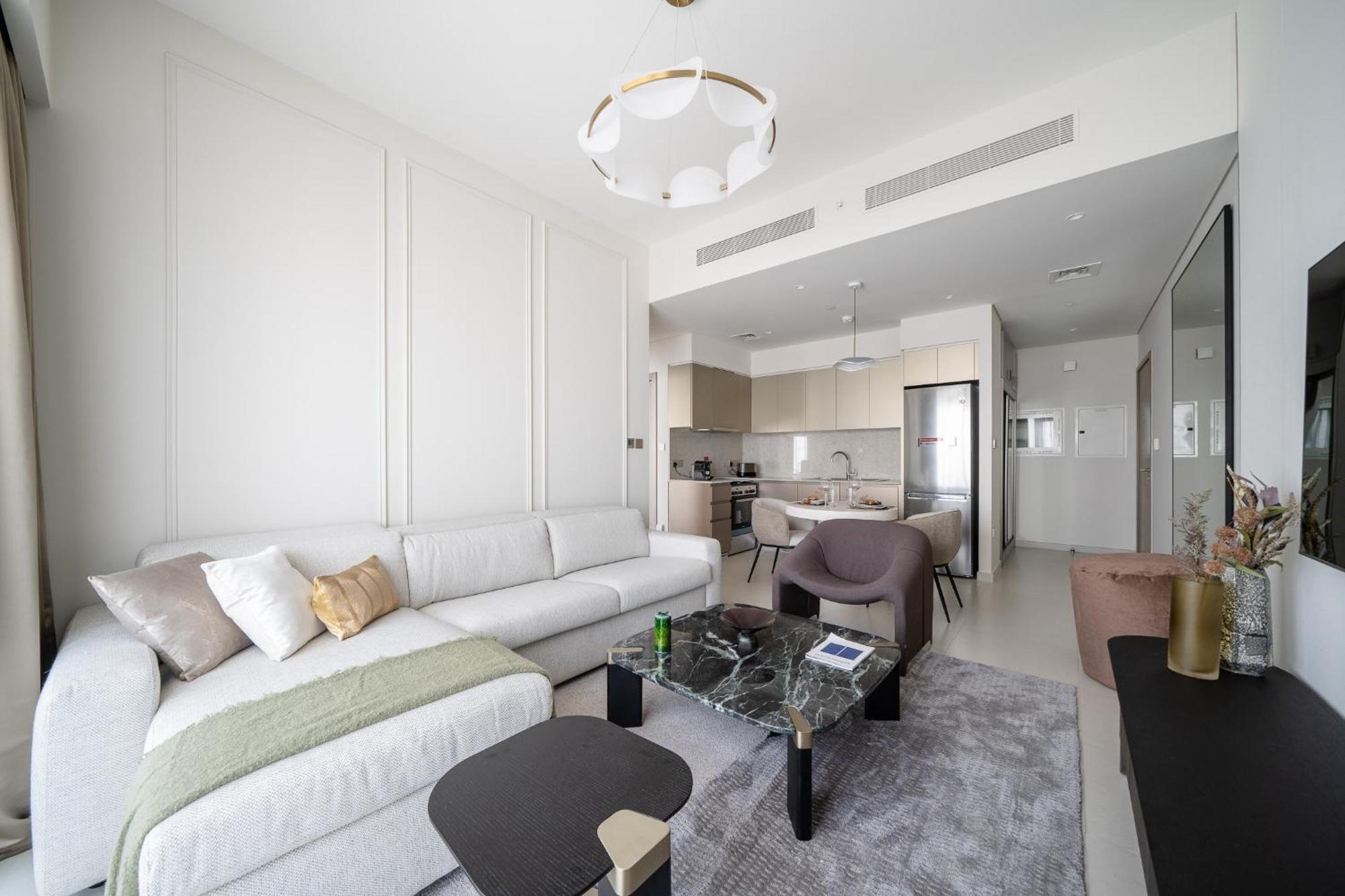 Brand New Elegant 1 Bedroom I Steps From Mall Lägenhet *