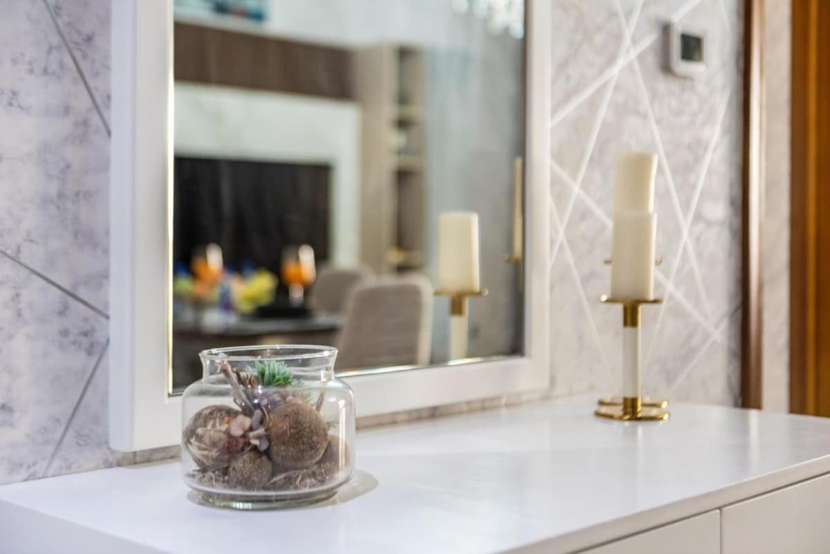 Stylish 2-bedroom In The Heart Of Oldtown Appartement Dubaï