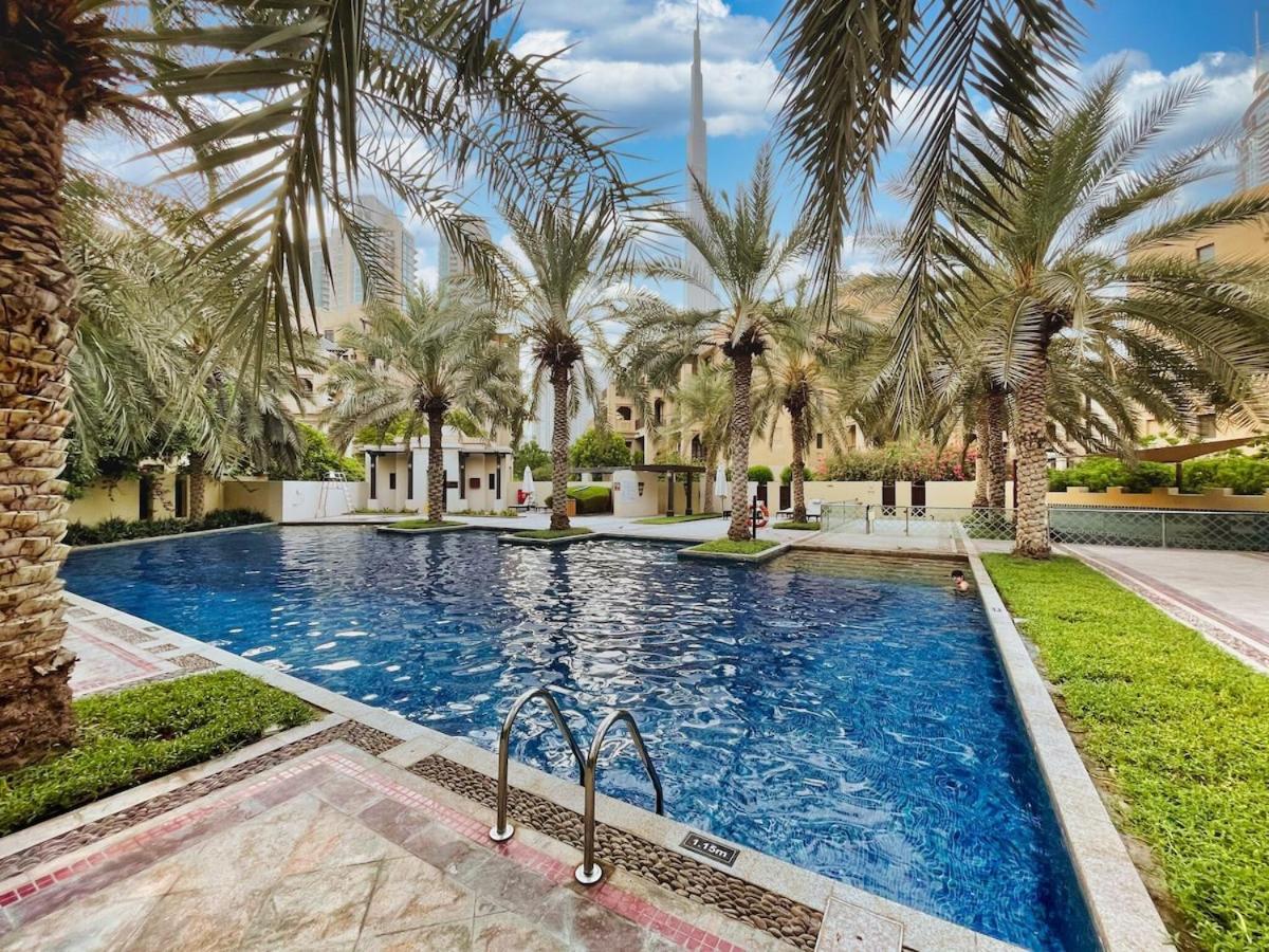 Stylish 2-bedroom In The Heart Of Oldtown Appartement Dubaï