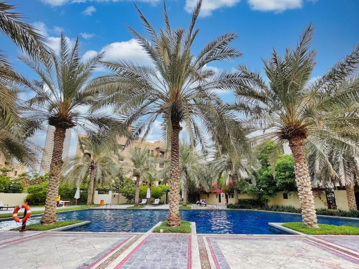 Appartement Stylish 2-bedroom In The Heart Of Oldtown Dubaï