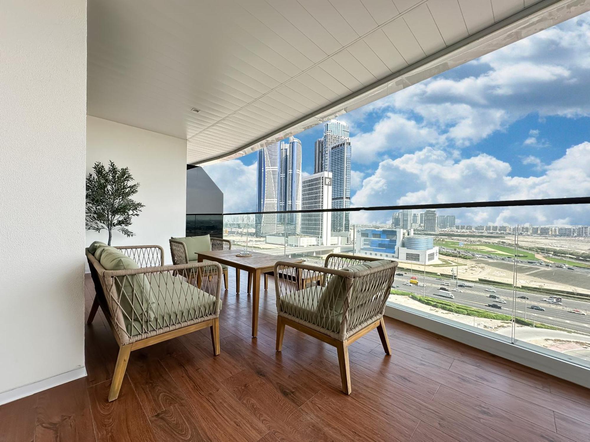 Trophy-lux 1br Jacuzzi Busbay W Big Balcony Dubaï