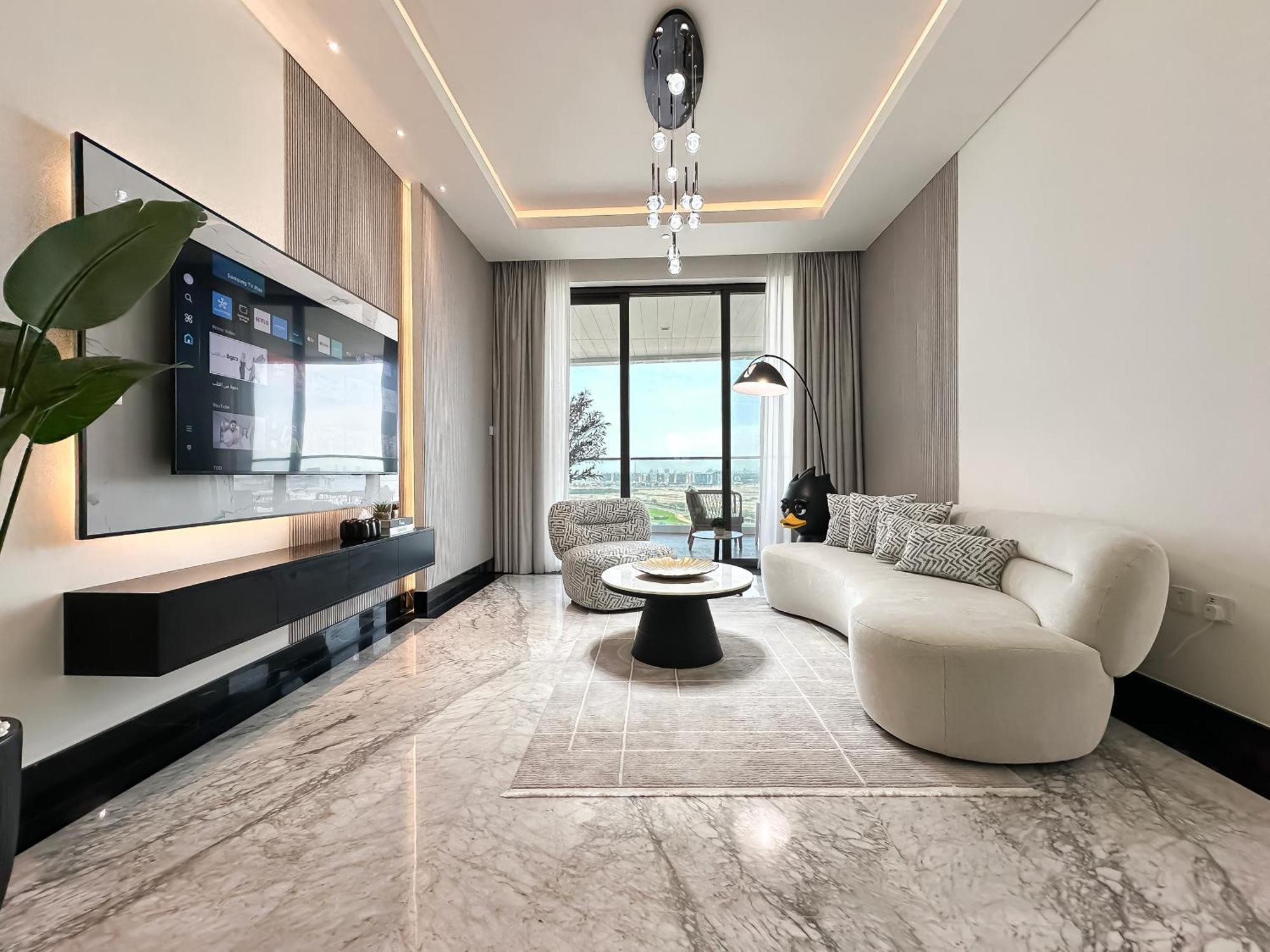 Trophy-lux 1br Jacuzzi Busbay W Big Balcony